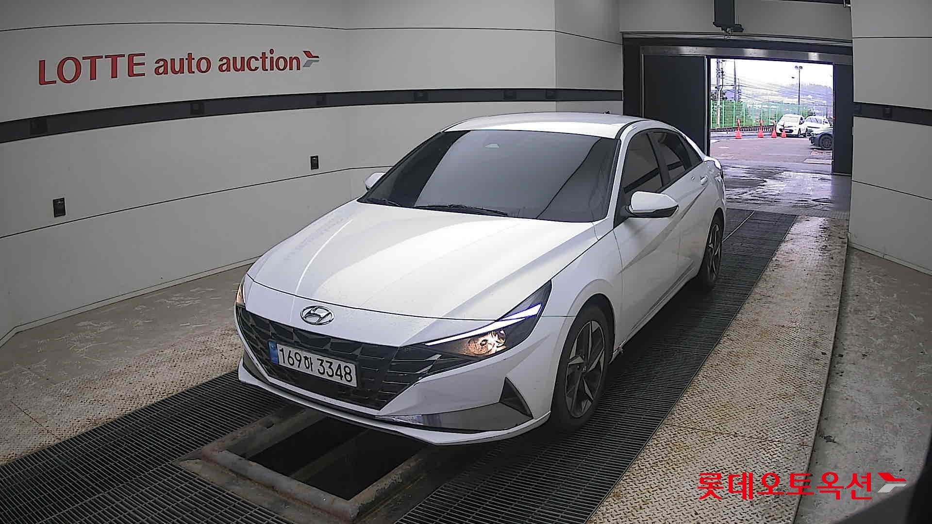 Hyundai Avante 2022 Polar White из Кореи