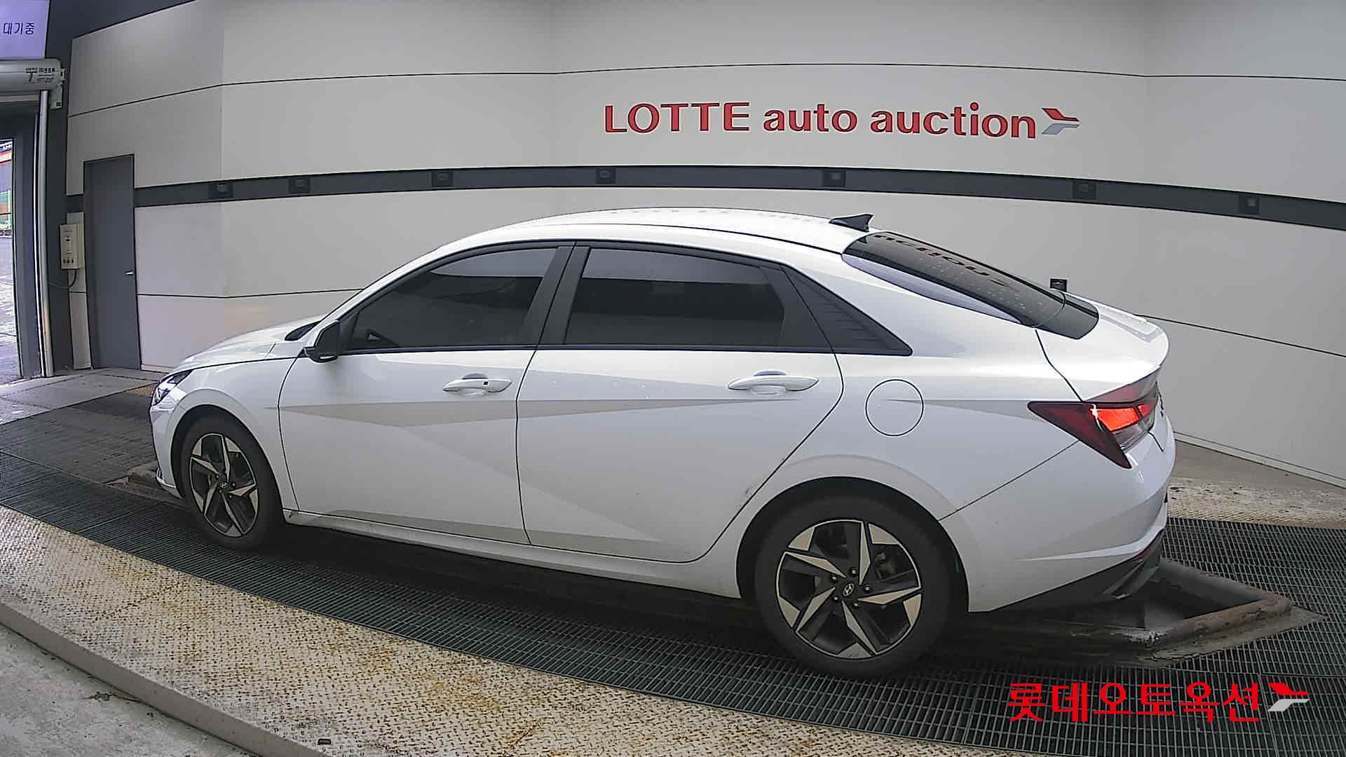 Hyundai Avante id 3809870 из Кореи 11