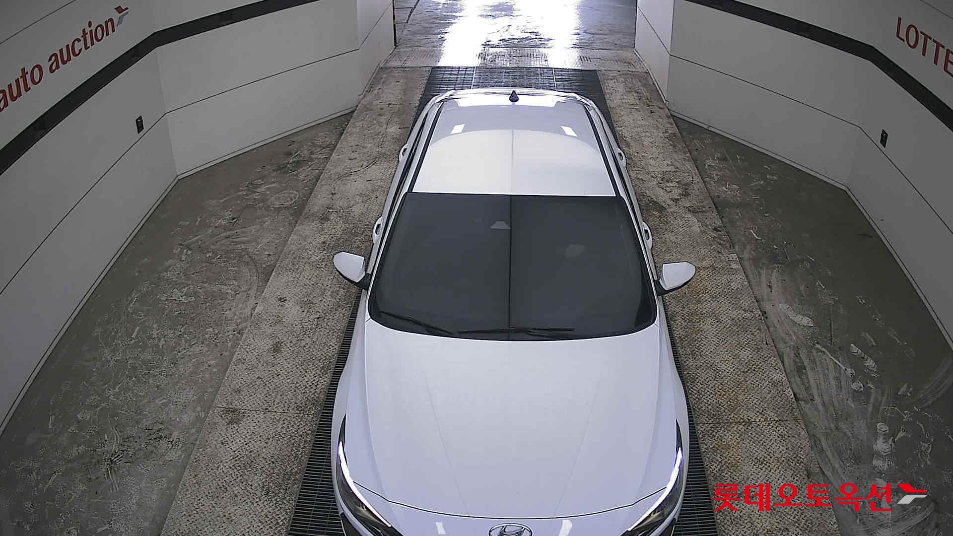Hyundai Elantra - 7