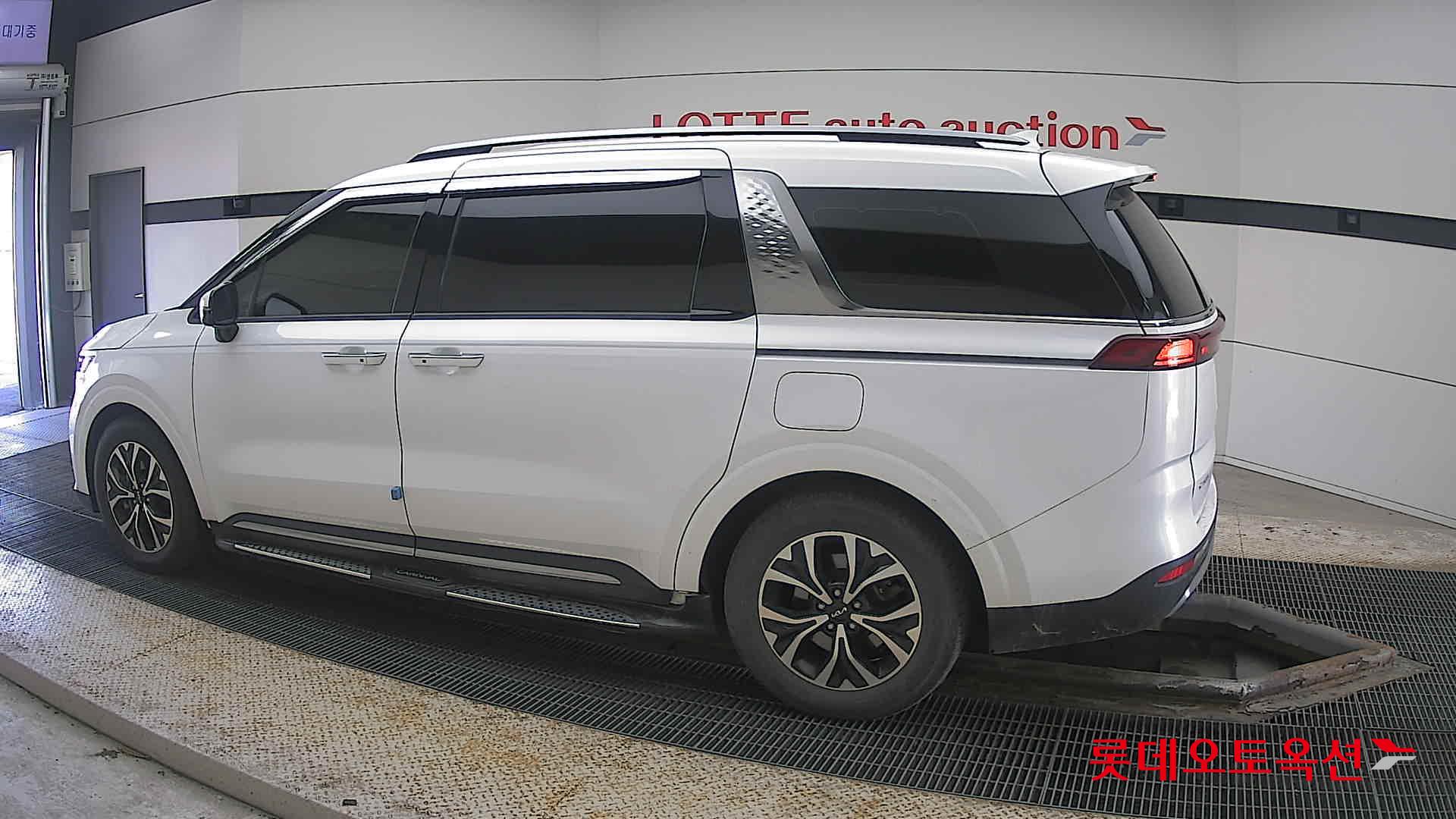 Kia Carnival id 3816394 из Кореи 11