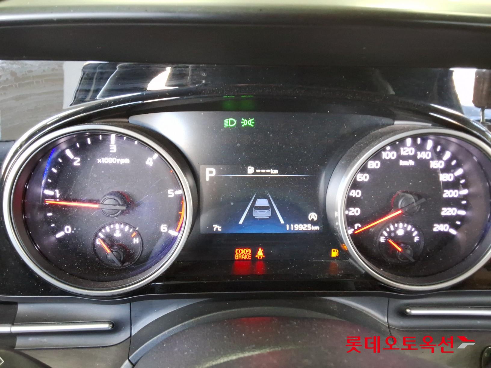 Kia Carnival id 3816394 из Кореи 30