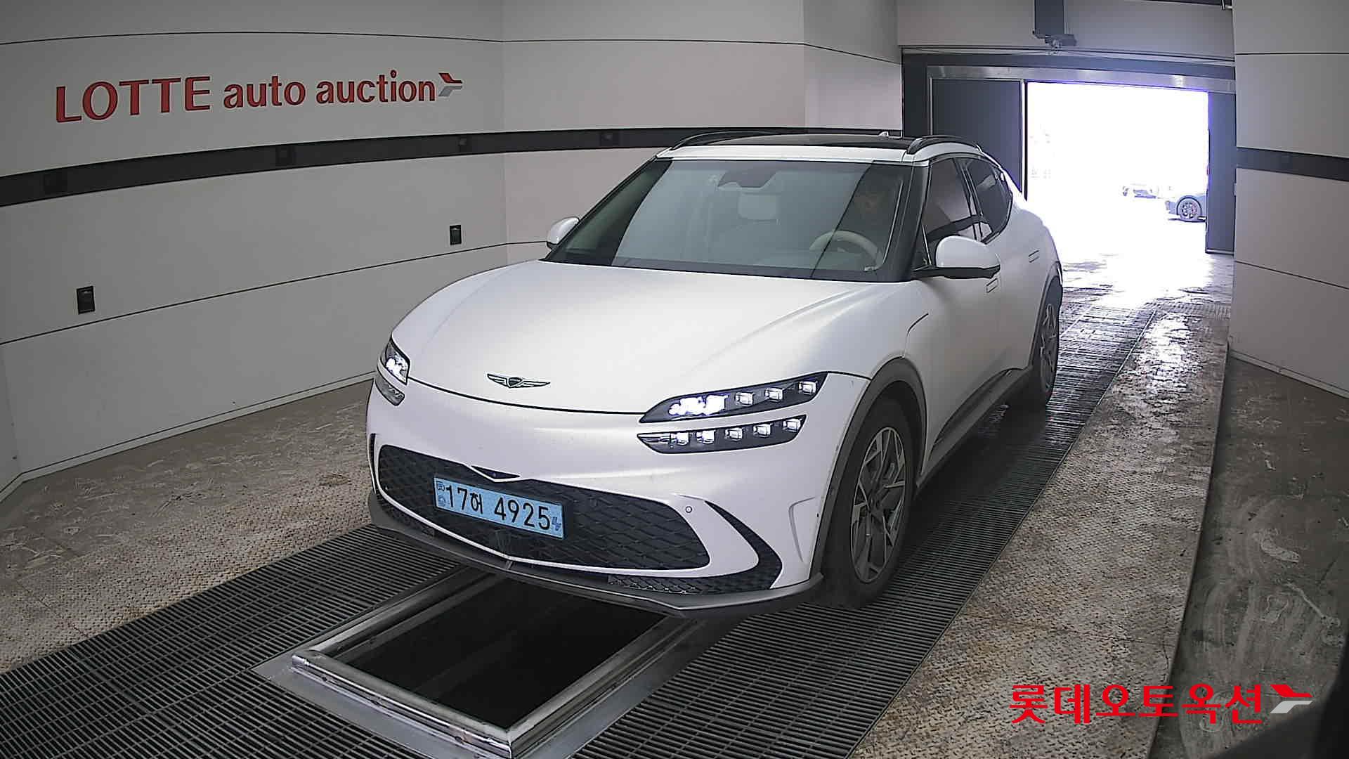 جينسس جي في 60