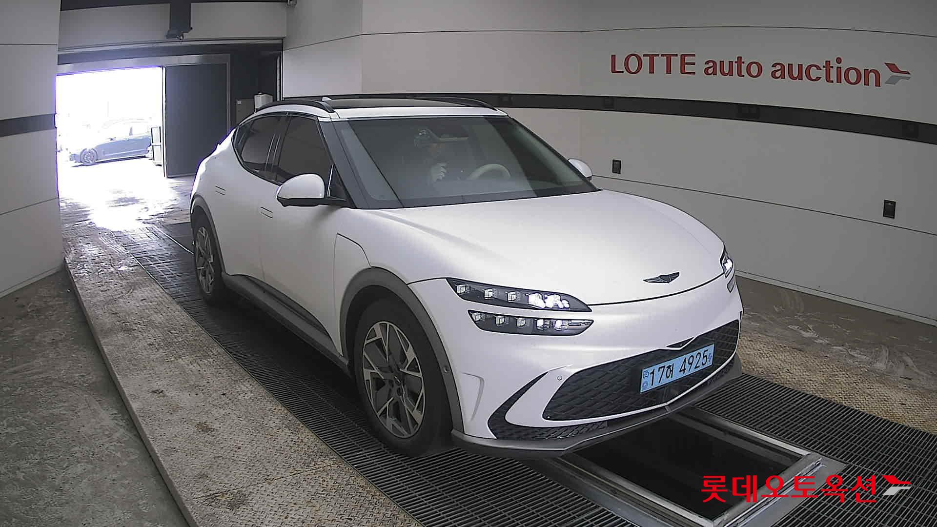 جينسس جي في 60