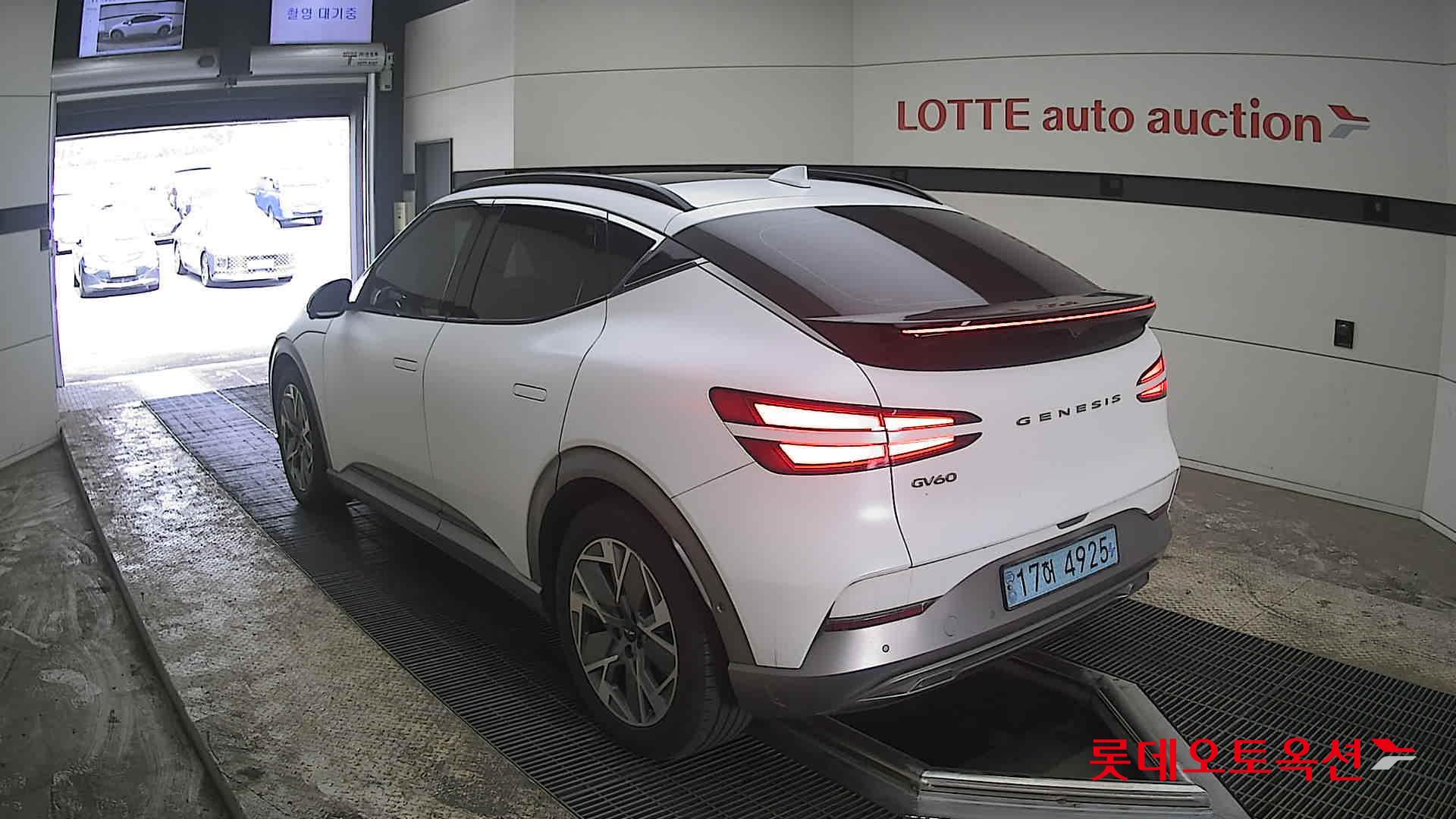 جينسس جي في 60