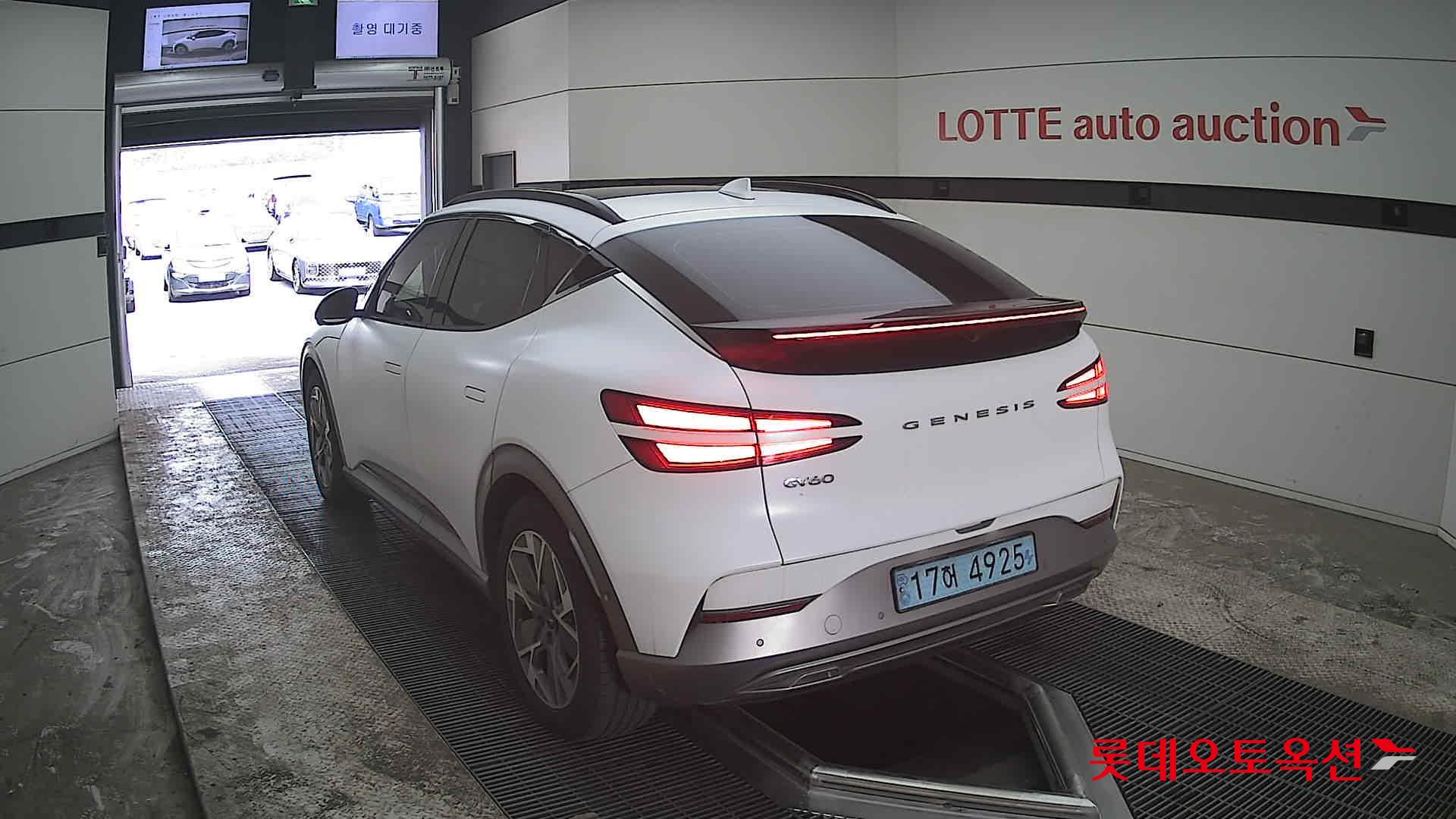 جينسس جي في 60