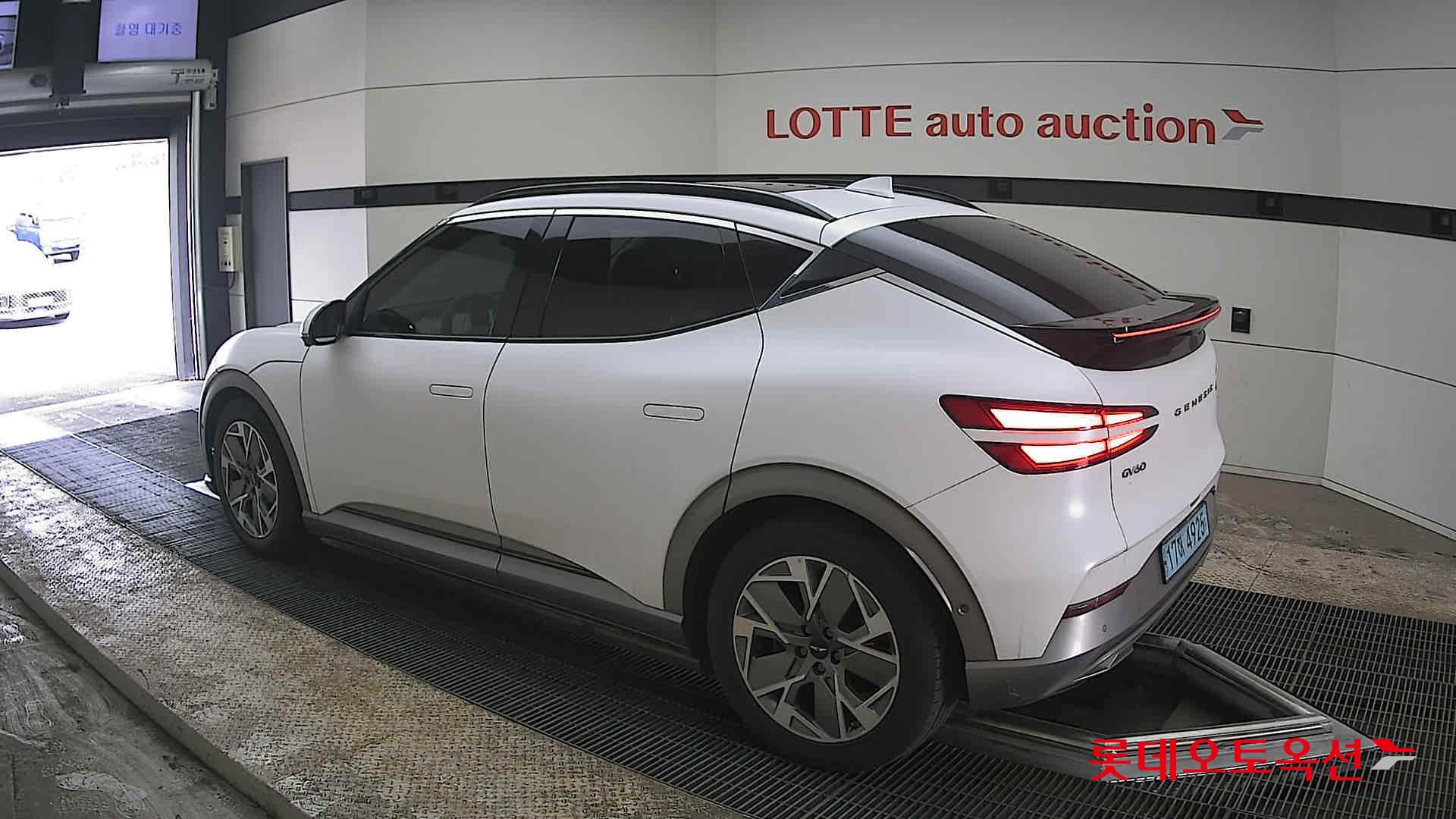 جينسس جي في 60