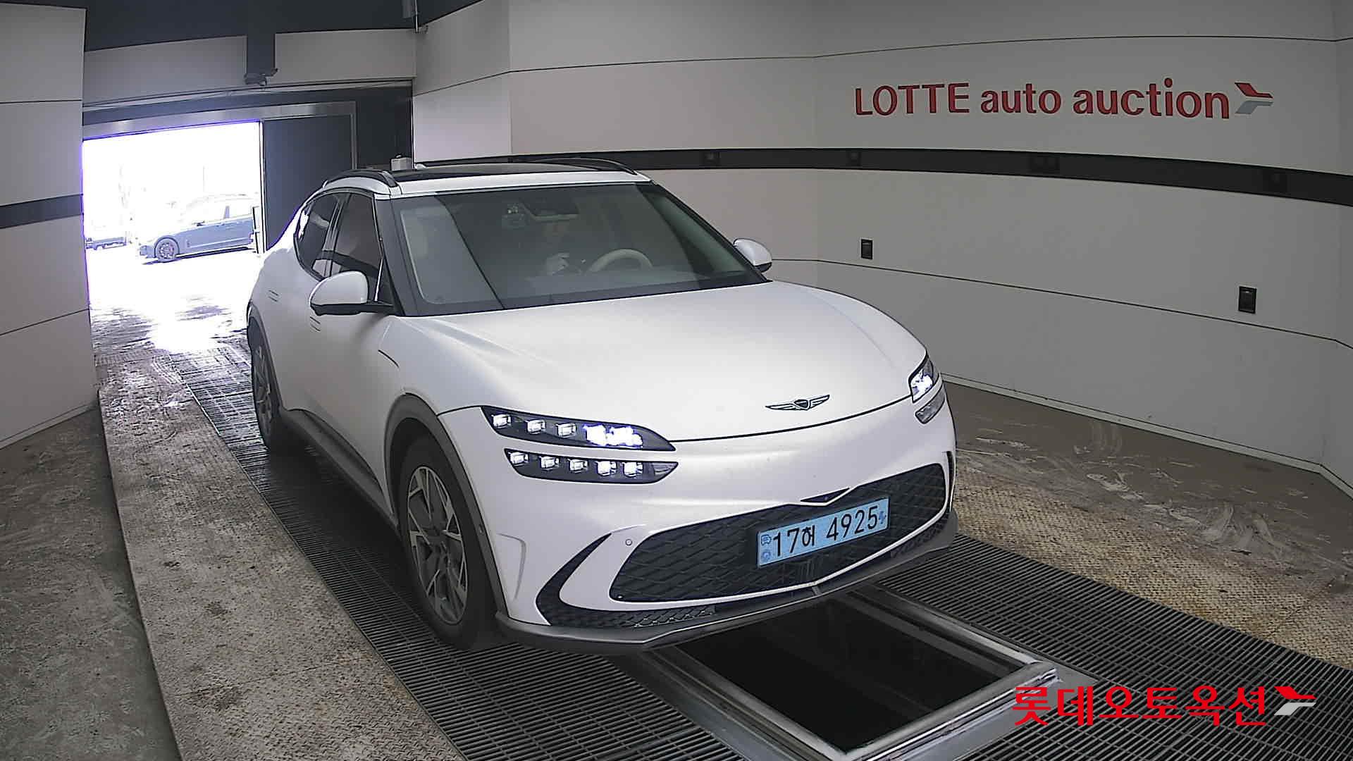 جينسس جي في 60