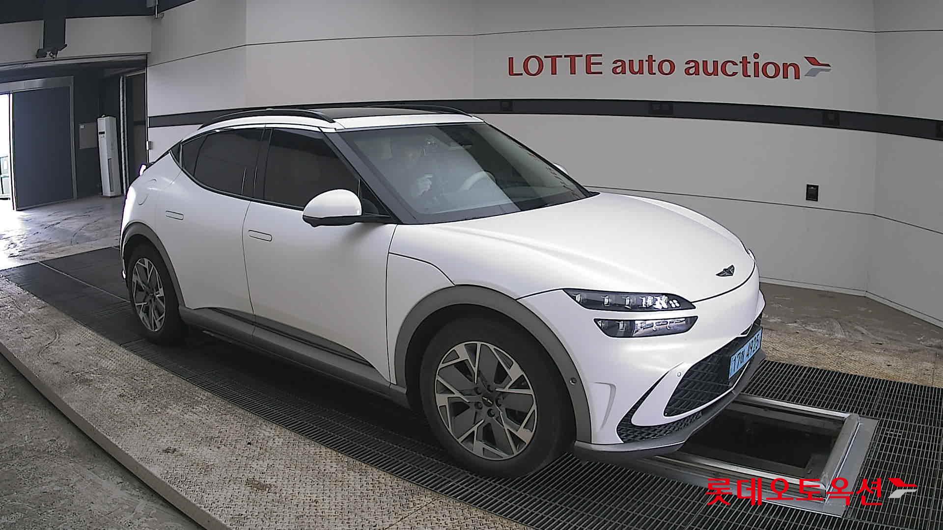 جينسس جي في 60