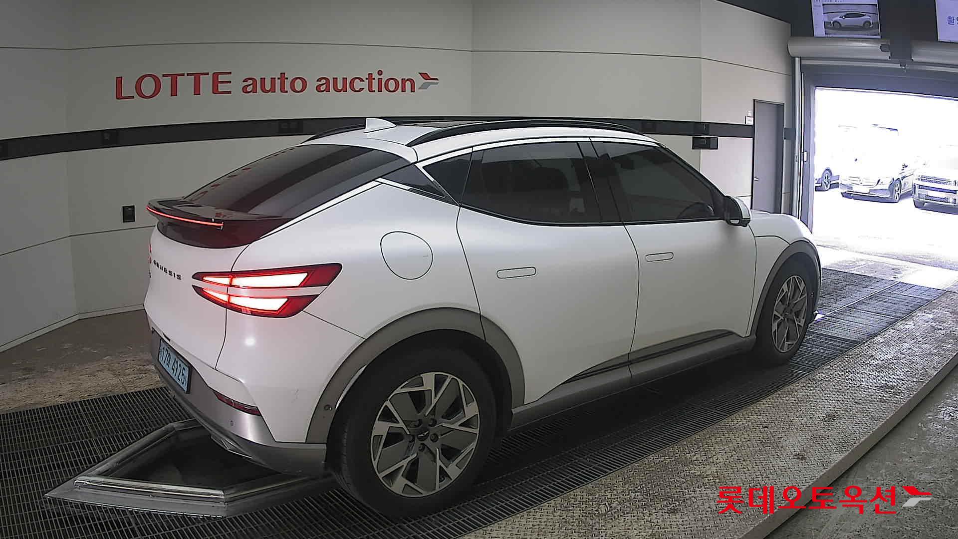 جينسس جي في 60