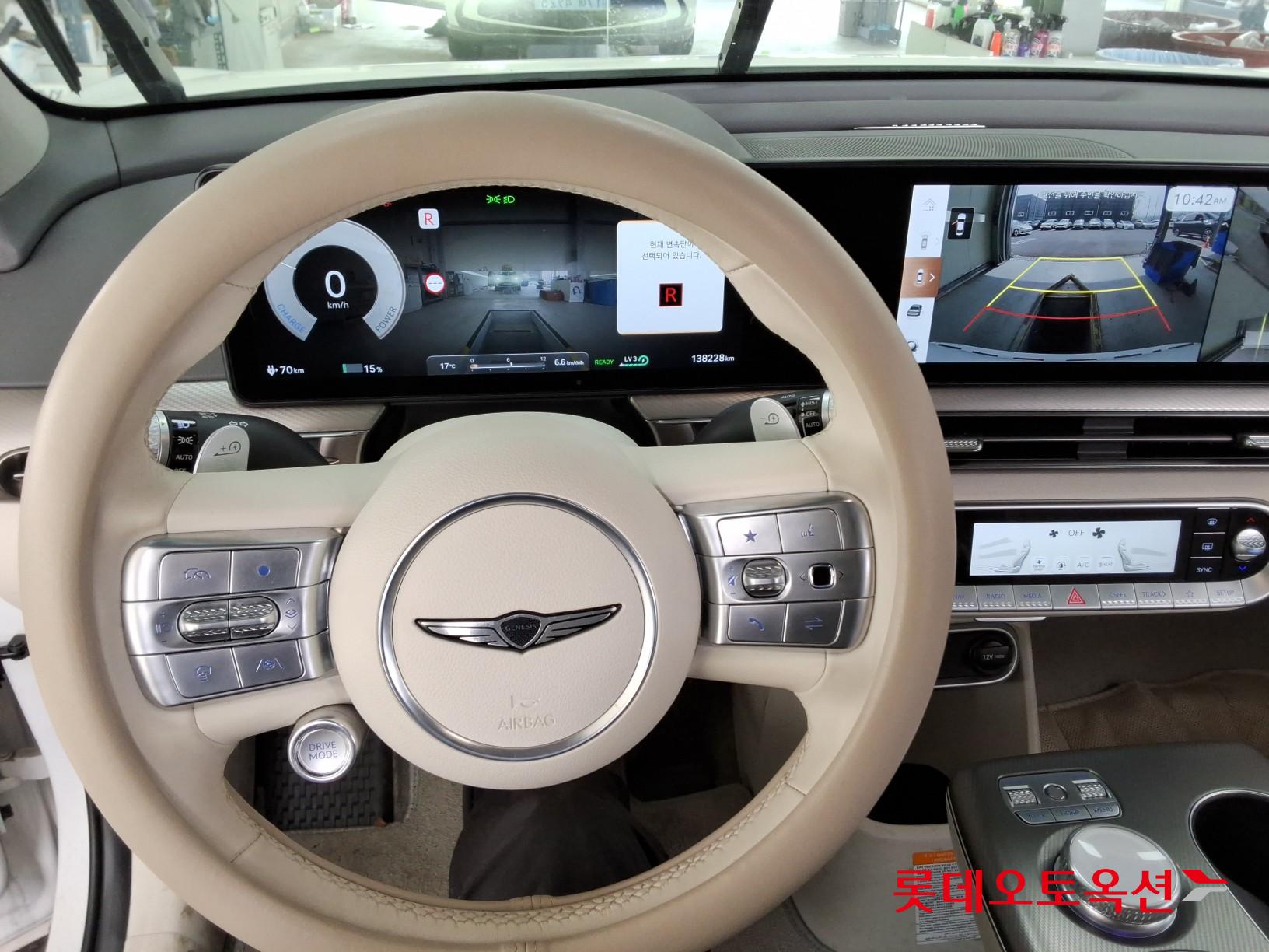 جينسس جي في 60