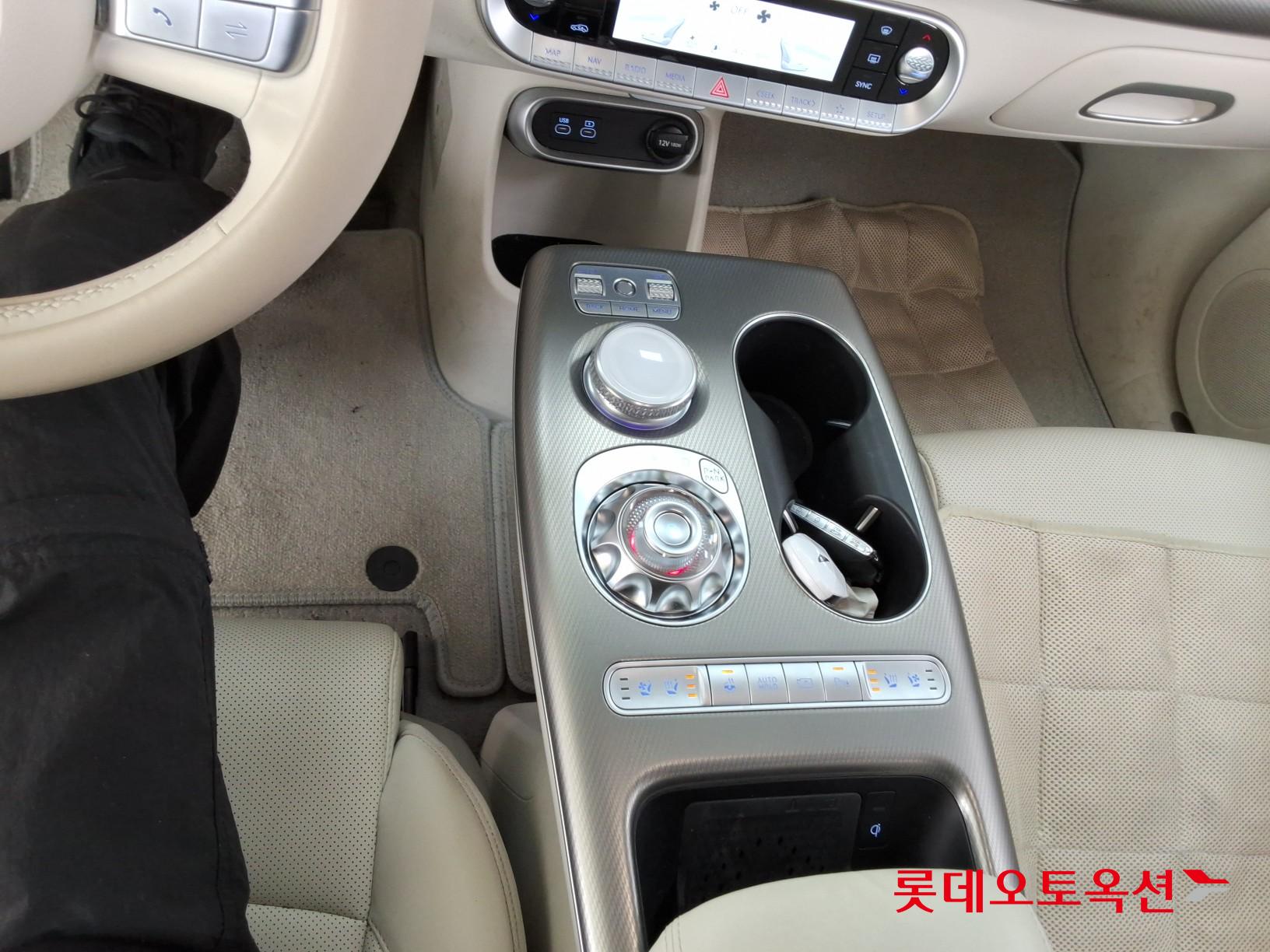 جينسس جي في 60