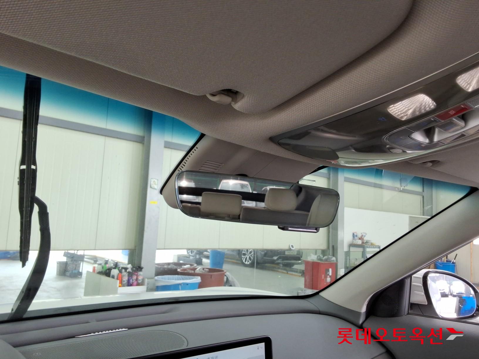 جينسس جي في 60