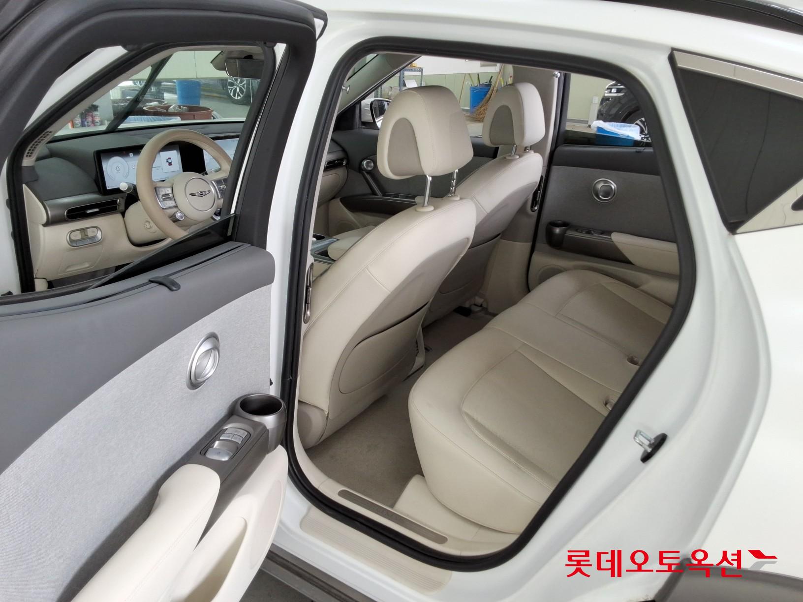 جينسس جي في 60