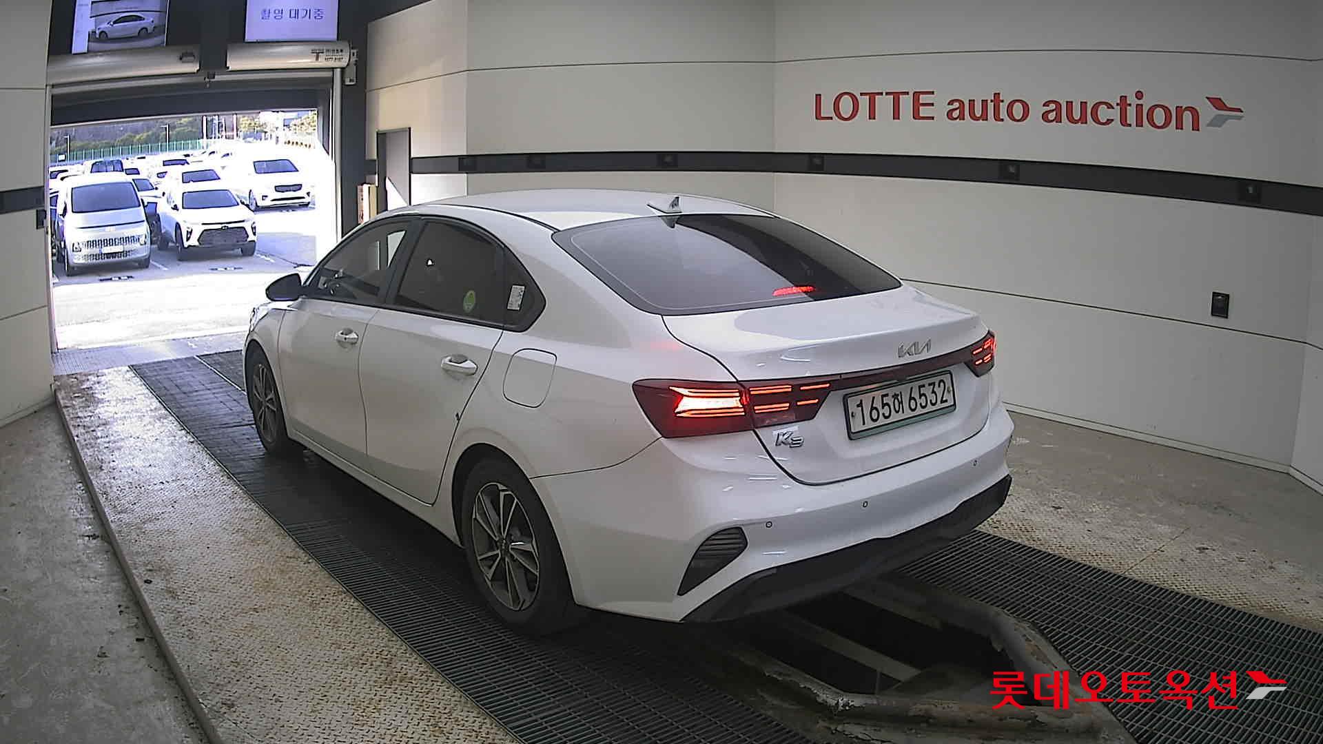 Kia K3 2022 Snow White Pearl из Кореи, фото 6