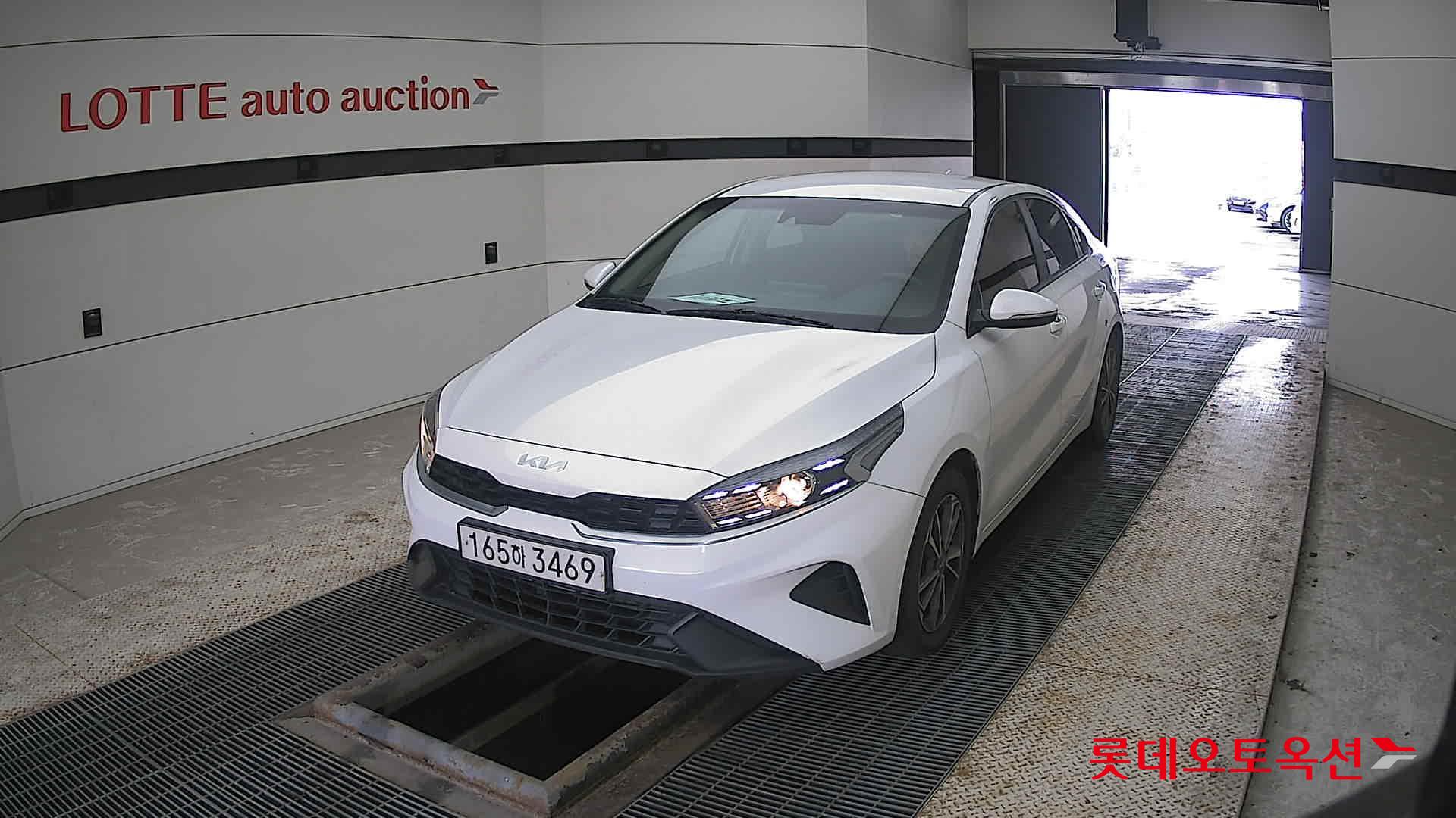 Kia K3 2022 Snow White Pearl из Кореи