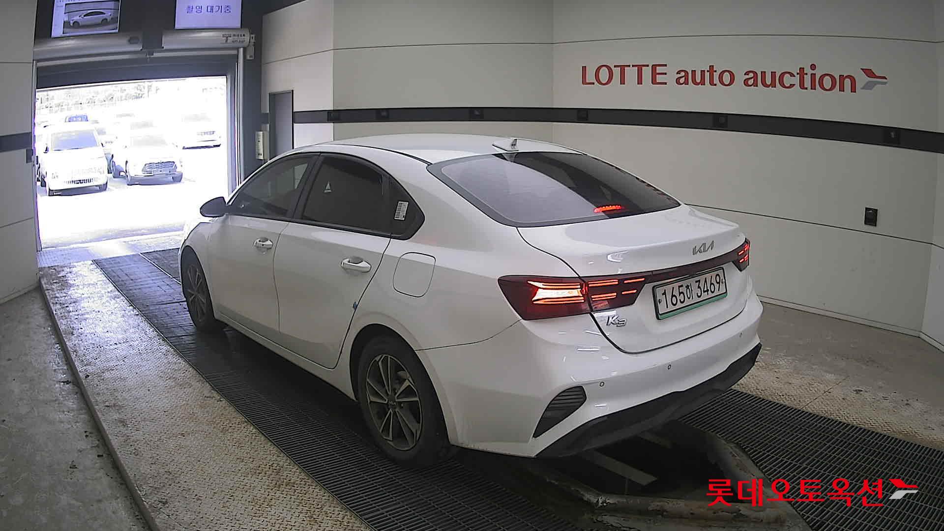 Kia K3 2022 Snow White Pearl из Кореи, фото 6