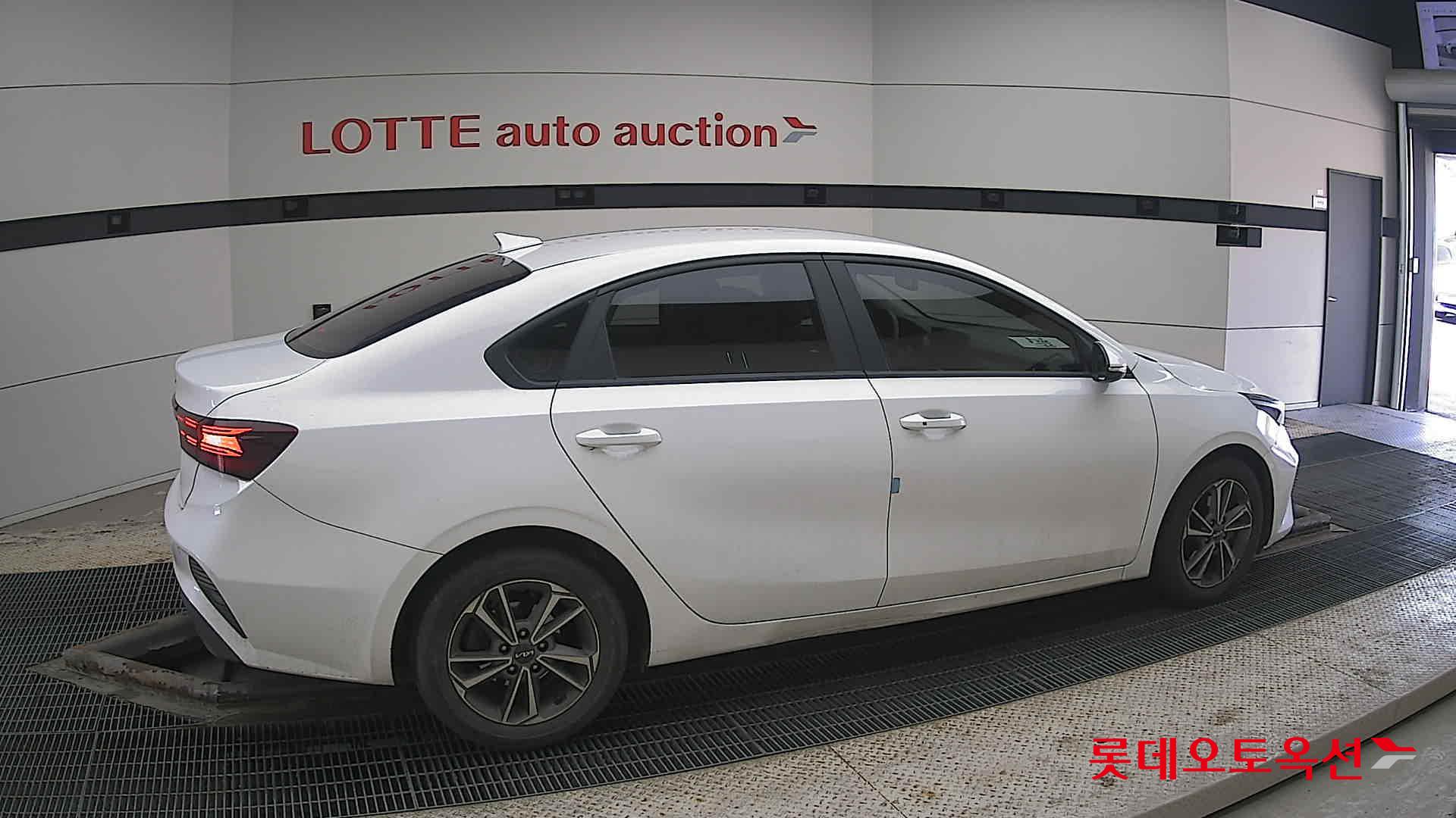 Kia K3 id 3822927 из Кореи 18