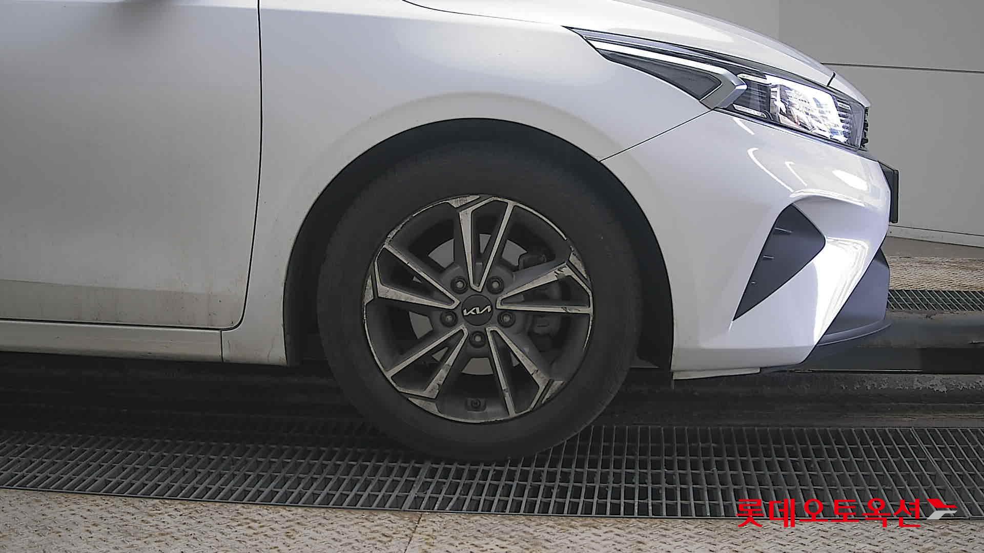 Kia K3 id 3822927 из Кореи 23