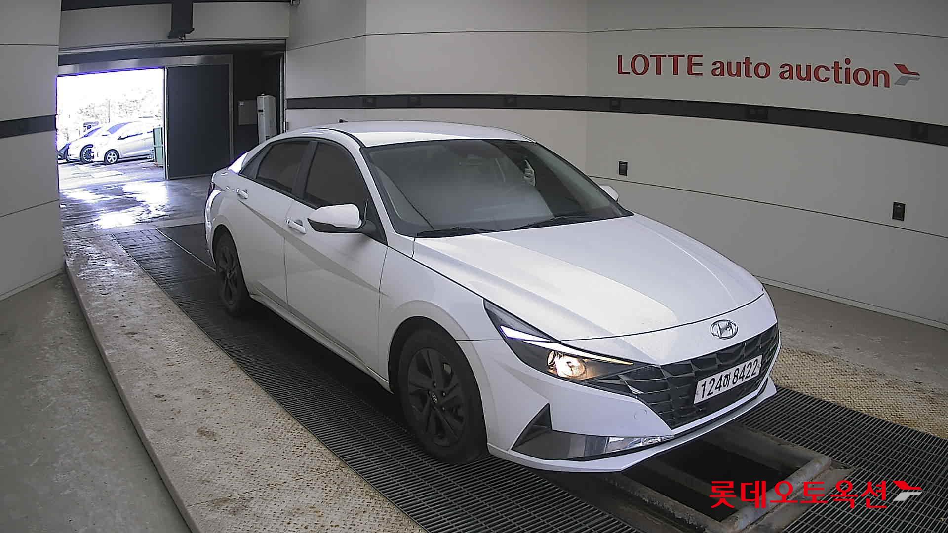 Hyundai Avante Hybrid 2022 Polar White из Кореи, фото 2