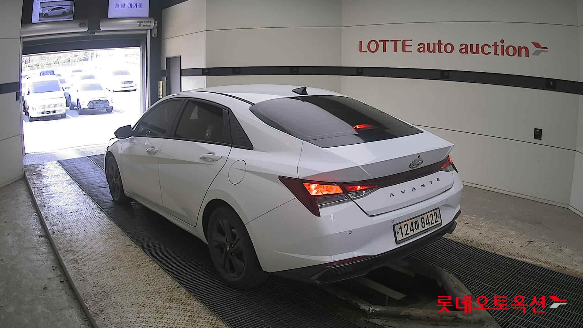 Hyundai Avante Hybrid 2022 Polar White из Кореи, фото 6