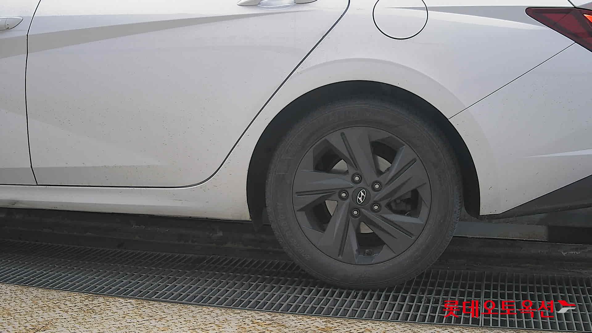 Hyundai Avante Hybrid id 3822828 из Кореи 22