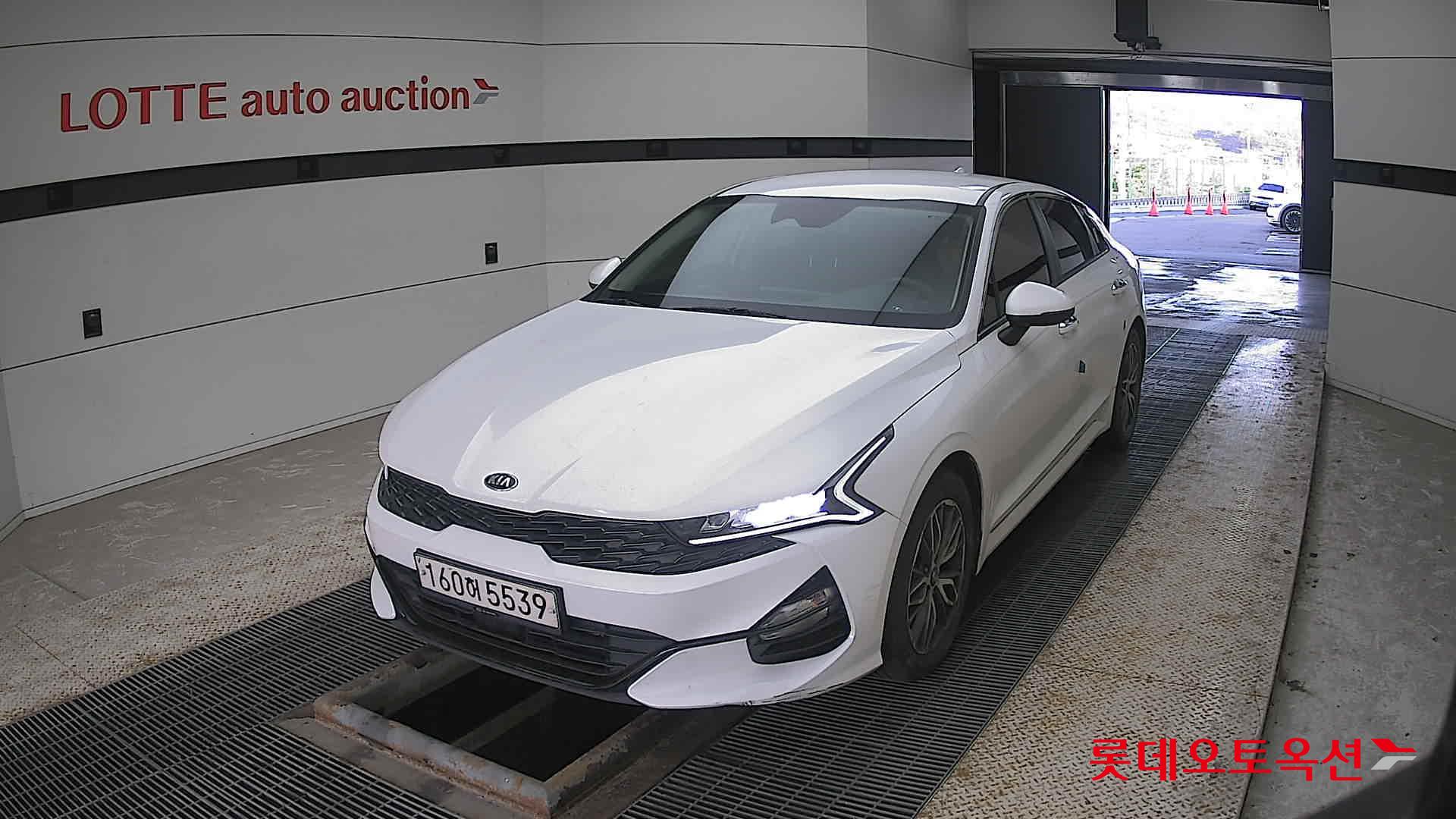 Kia K5 2021 Snow White Pearl (optional) из Кореи