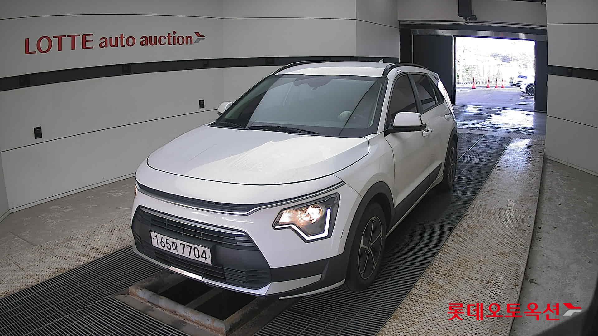 Kia Niro Hybrid 2022 Snow White Pearl (optional) из Кореи