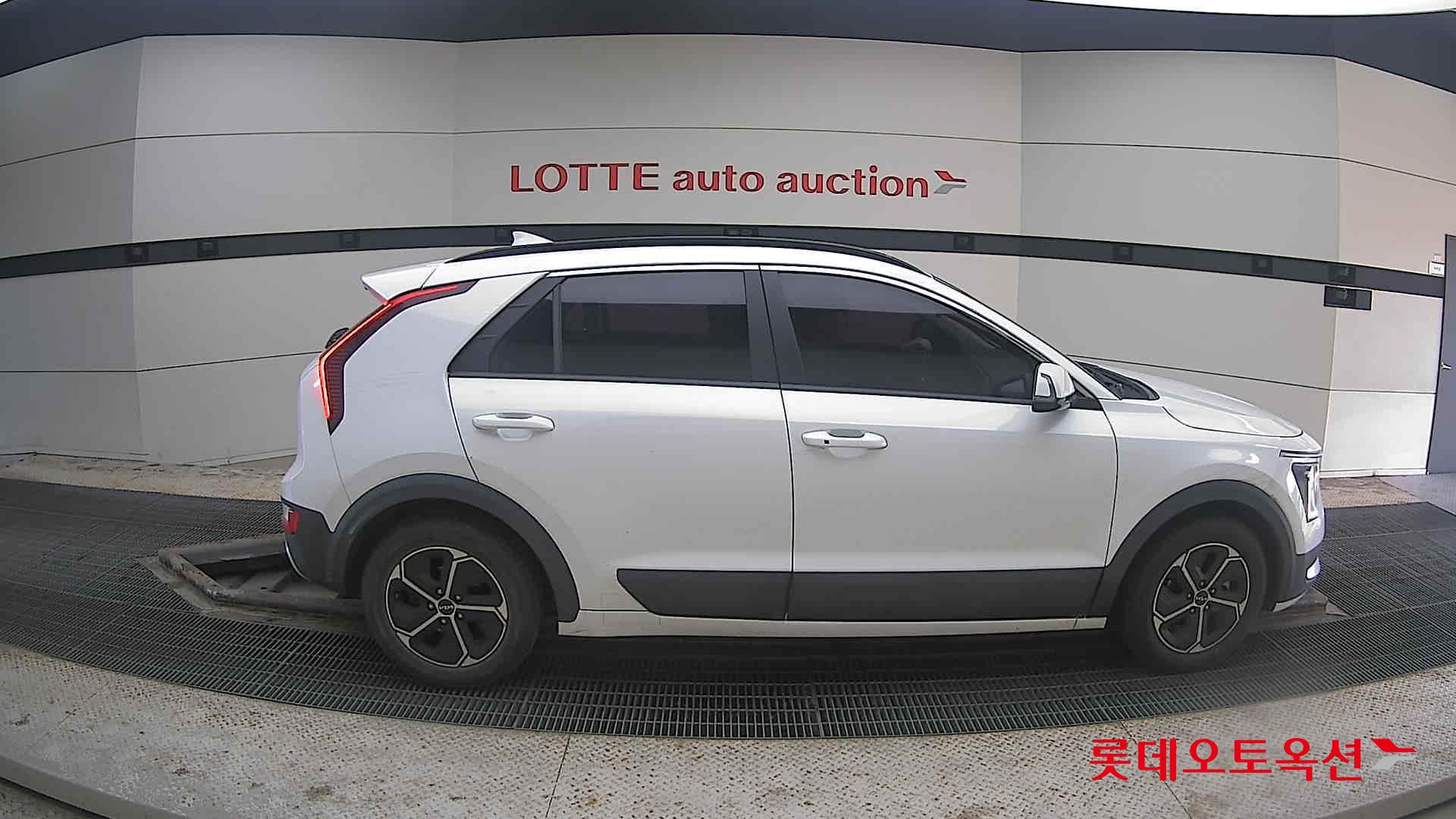 Kia Niro Hybrid 2022 Snow White Pearl (optional) из Кореи, фото 3