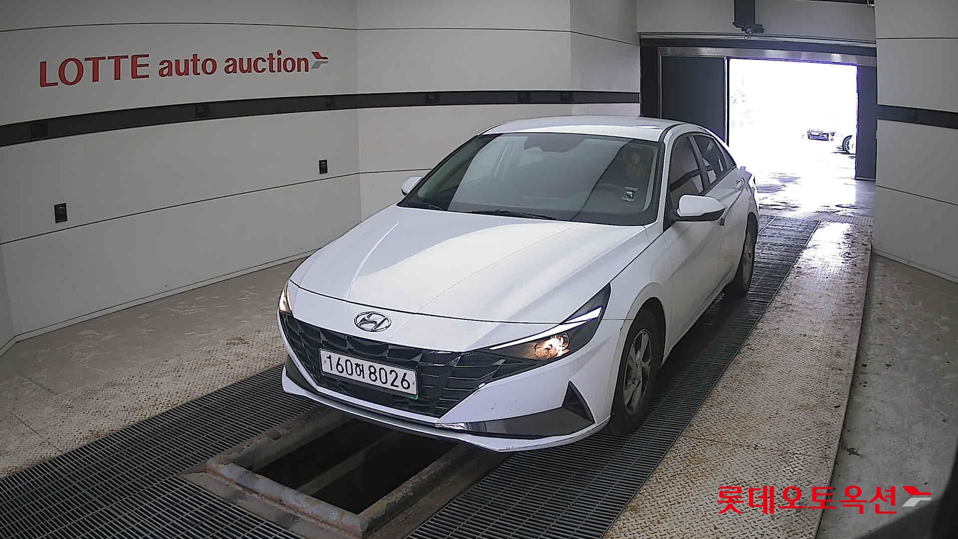 Hyundai Avante 2021 Polar White из Кореи