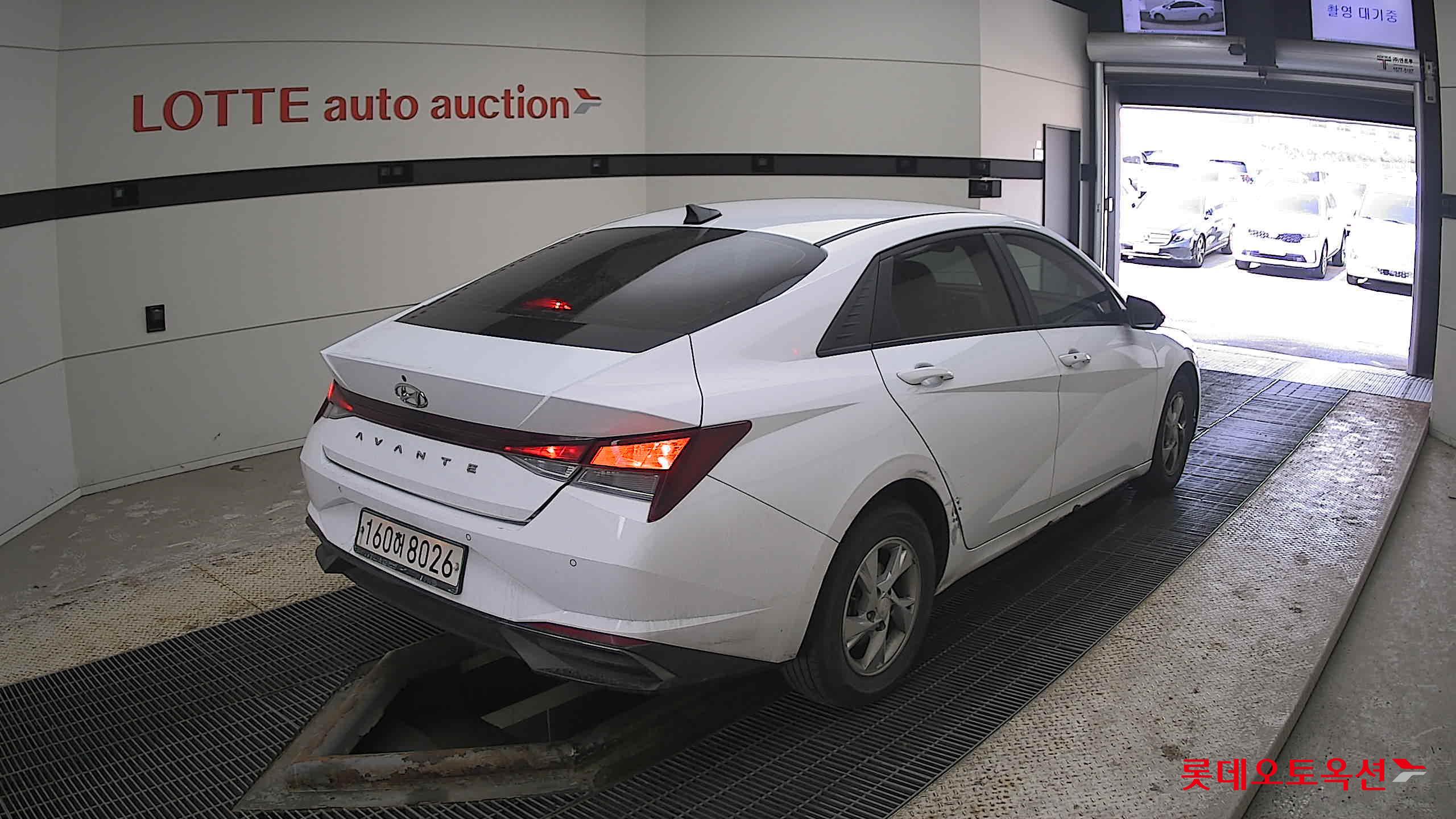 Hyundai Avante 2021 Polar White из Кореи, фото 4