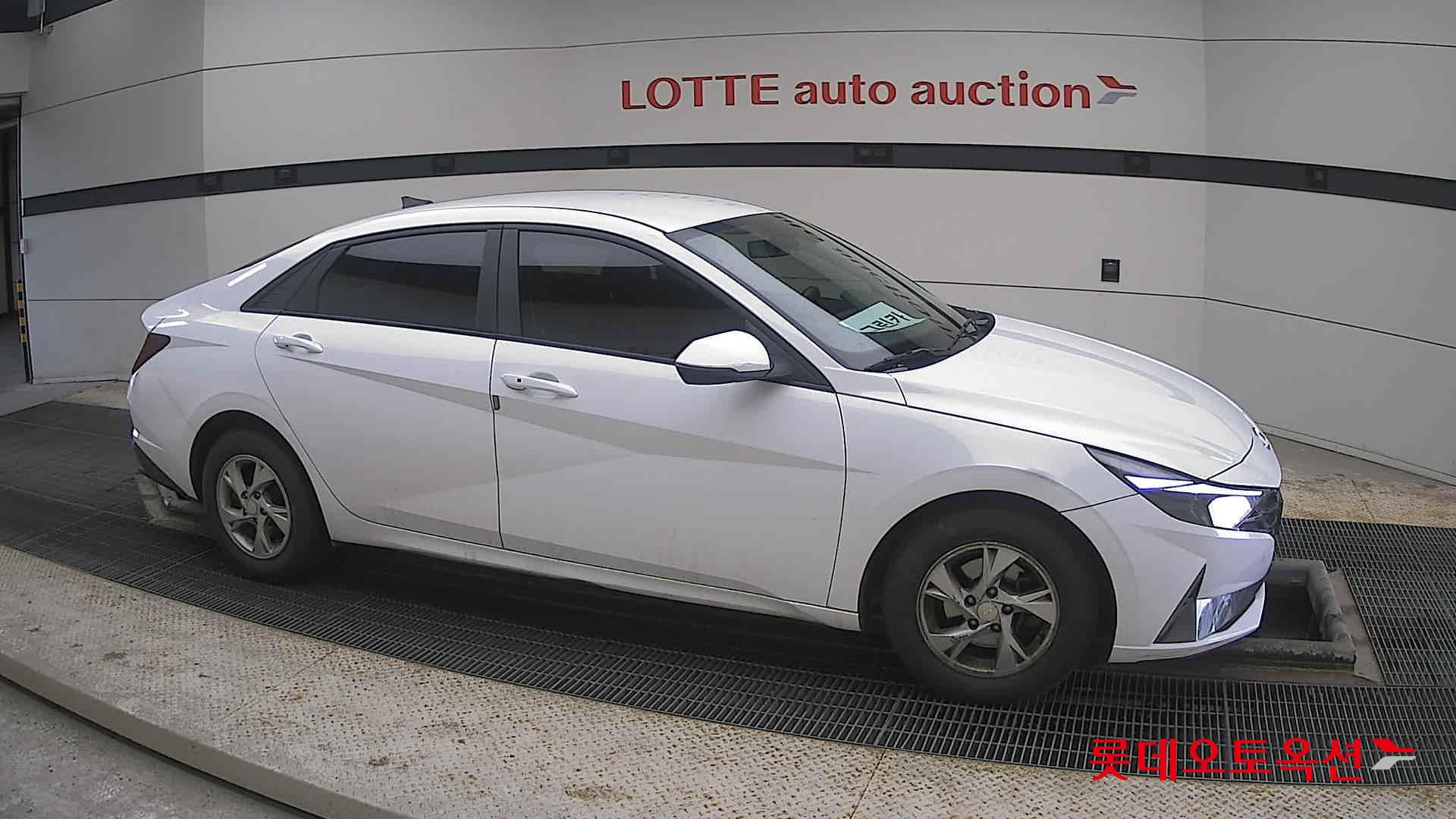 Hyundai Avante id 3816353 из Кореи 17