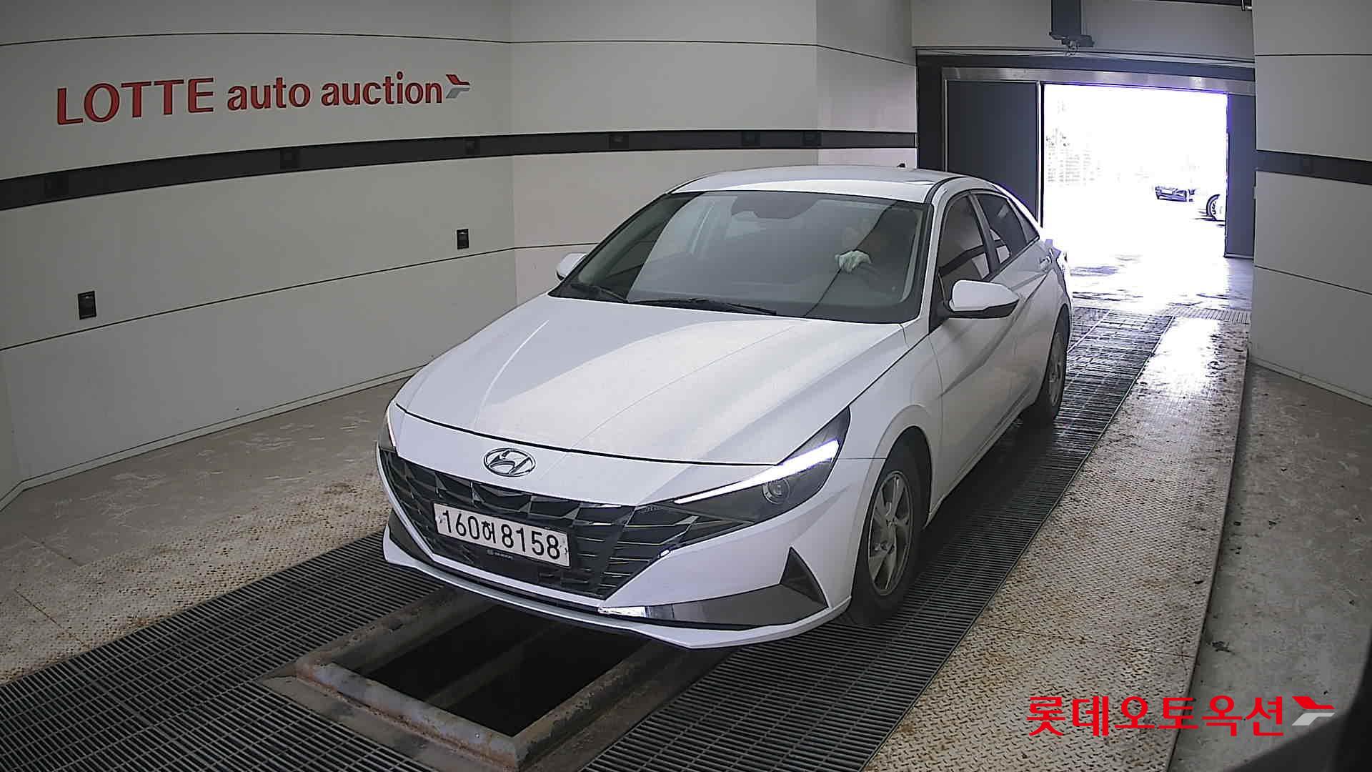 Hyundai Avante 2021 Polar White из Кореи