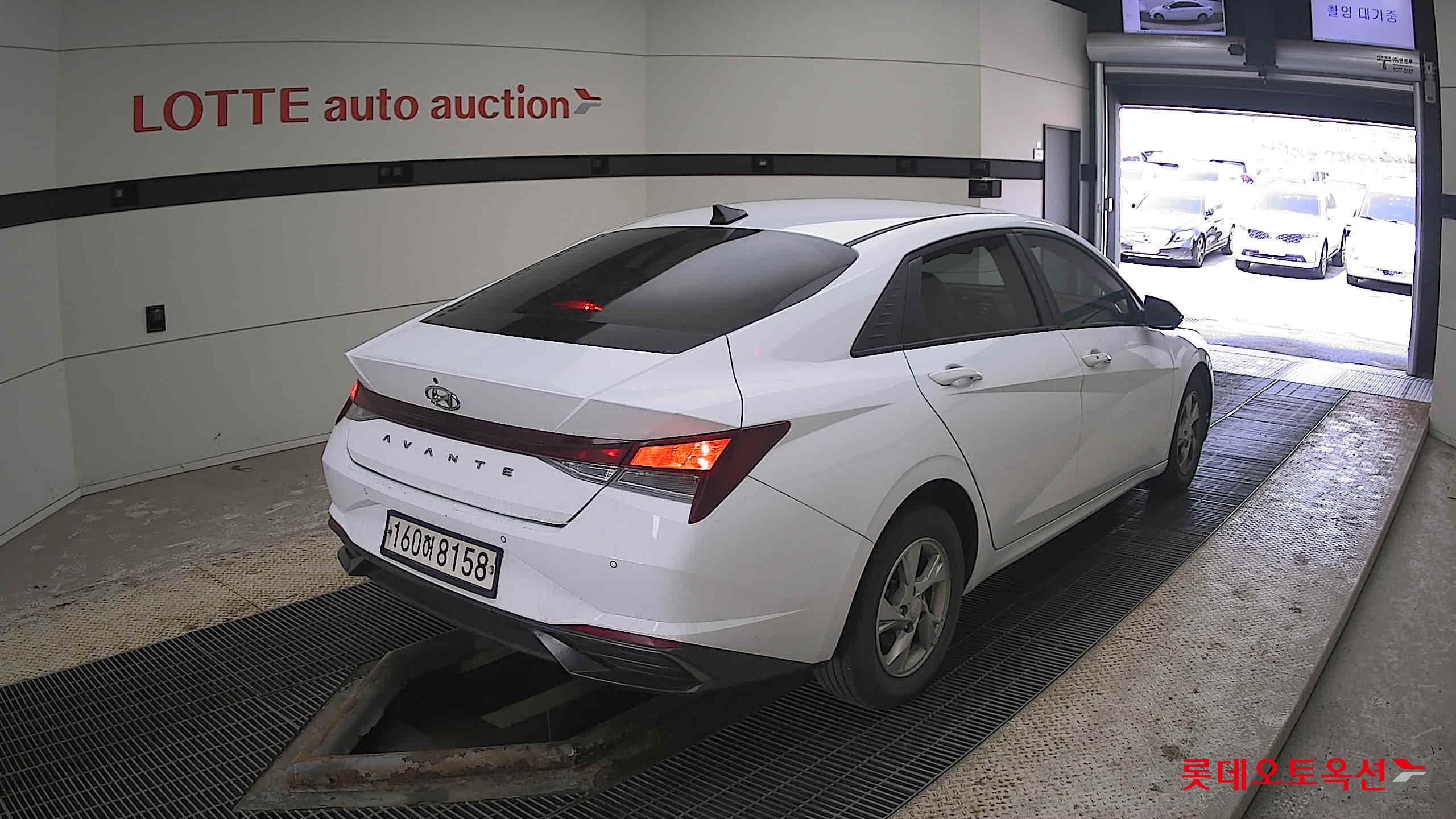 Hyundai Avante 2021 Polar White из Кореи, фото 4