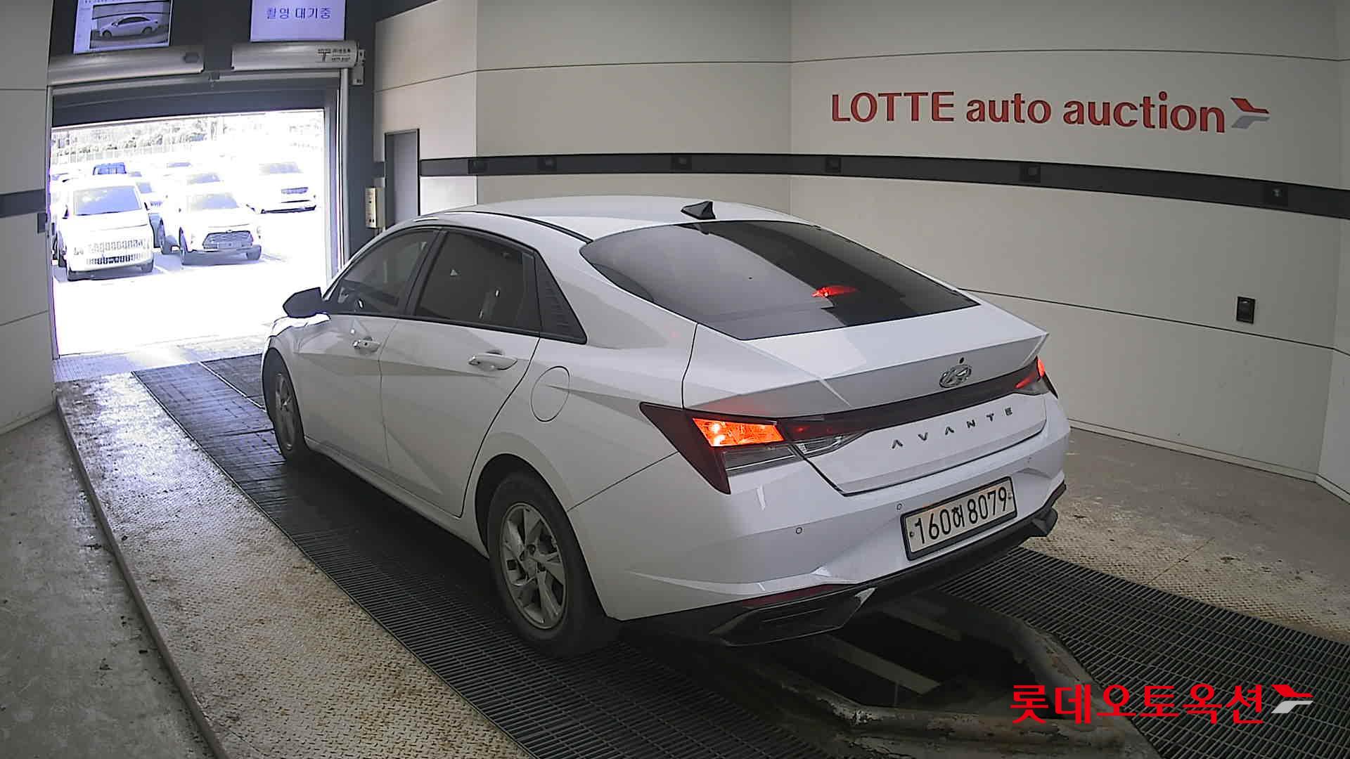 Hyundai Avante 2021 Polar White из Кореи, фото 6