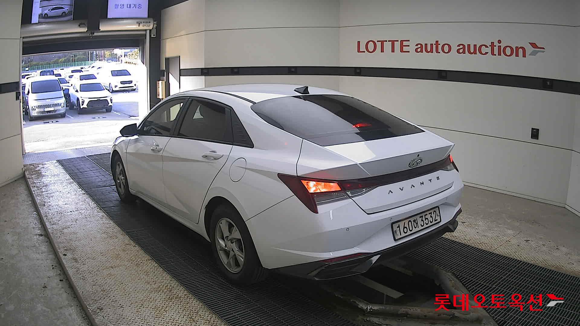 Hyundai Avante 2021 Polar White из Кореи, фото 6