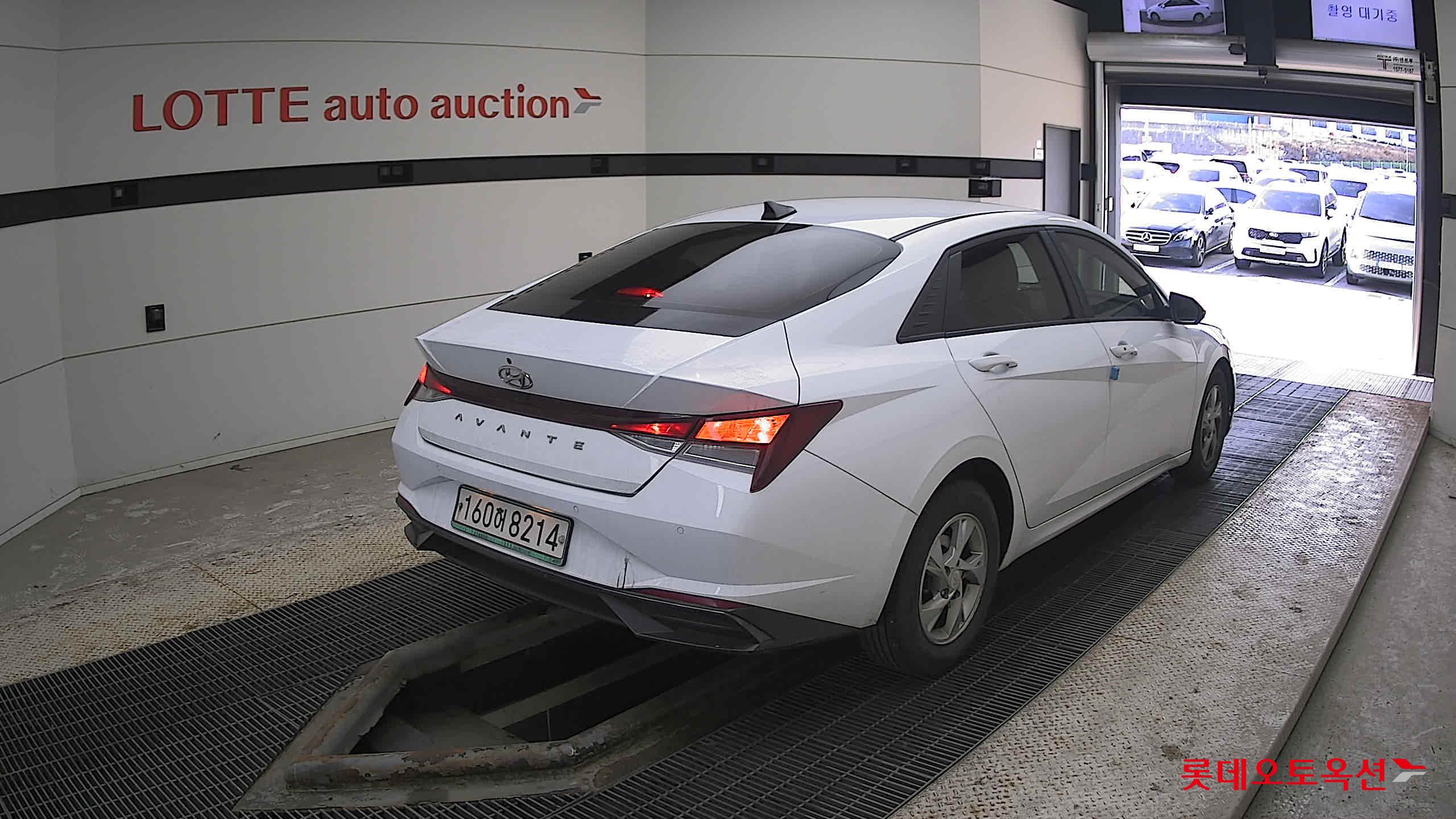 Hyundai Avante 2021 Polar White из Кореи, фото 4