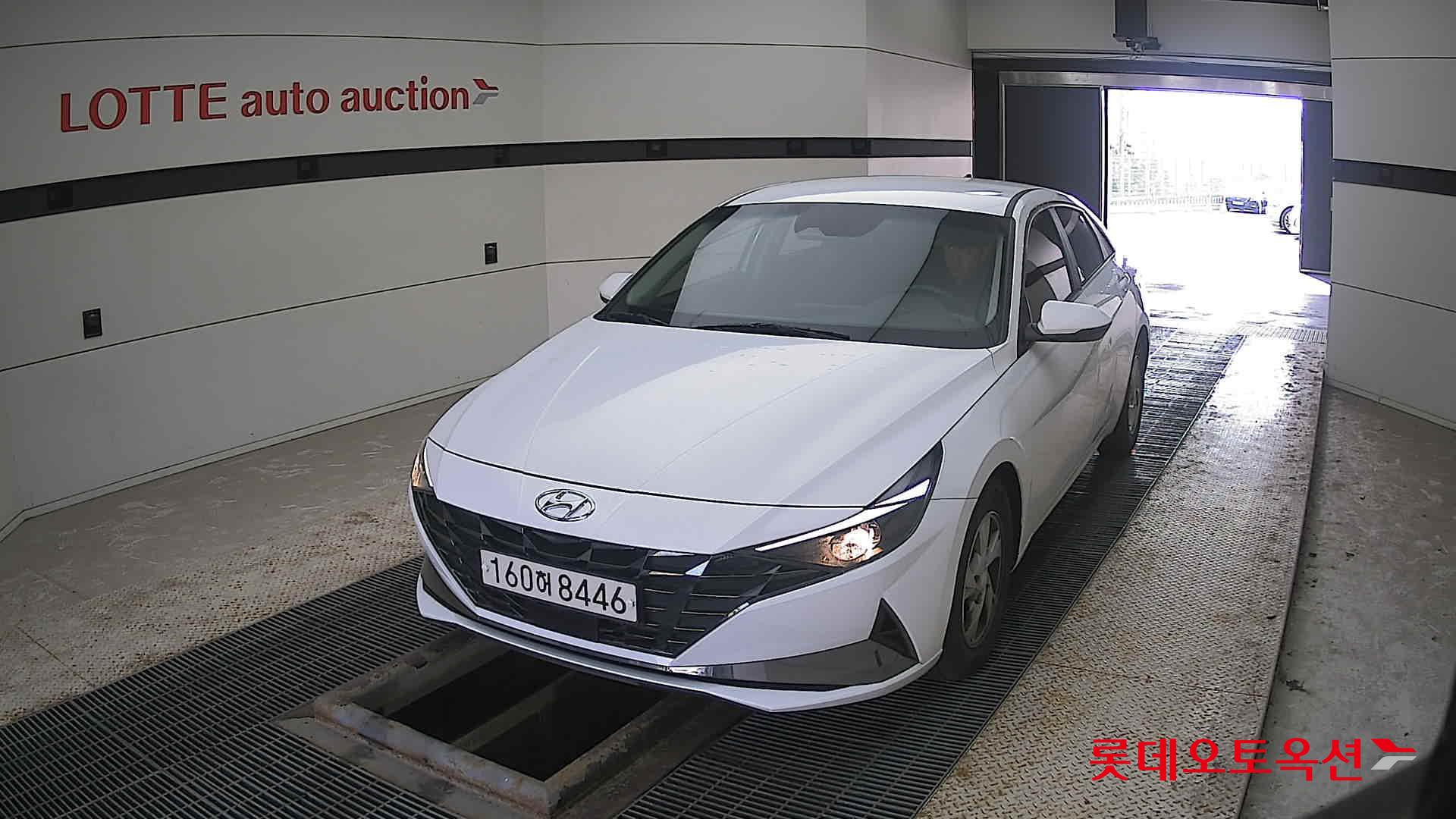 Hyundai Avante 2021 Polar White из Кореи