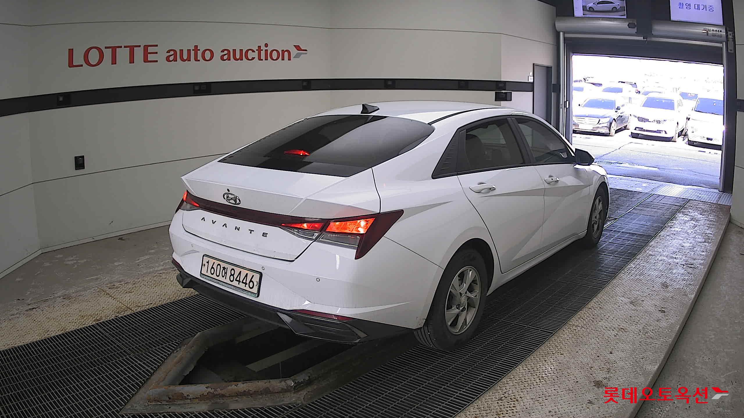 Hyundai Avante 2021 Polar White из Кореи, фото 4
