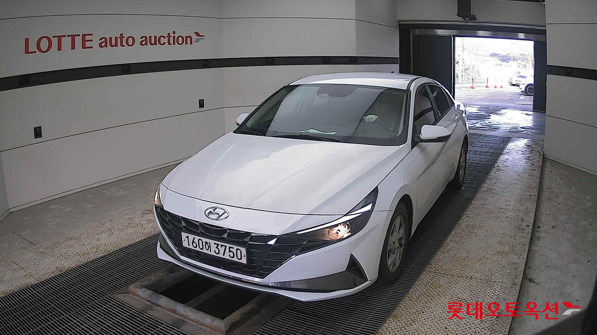 Hyundai Avante 2021 Polar White из Кореи