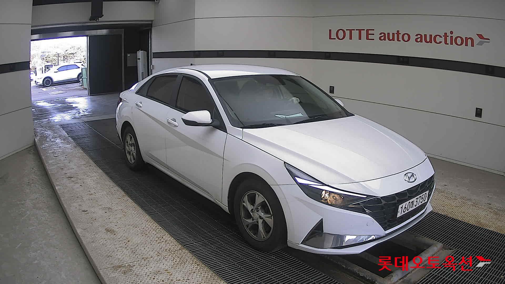 Hyundai Avante 2021 Polar White из Кореи, фото 2