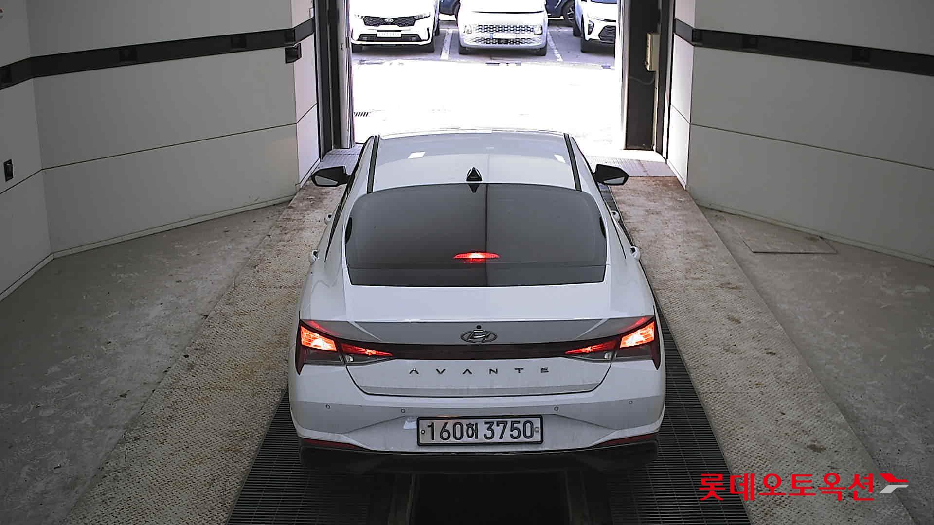 Hyundai Avante 2021 Polar White из Кореи, фото 5