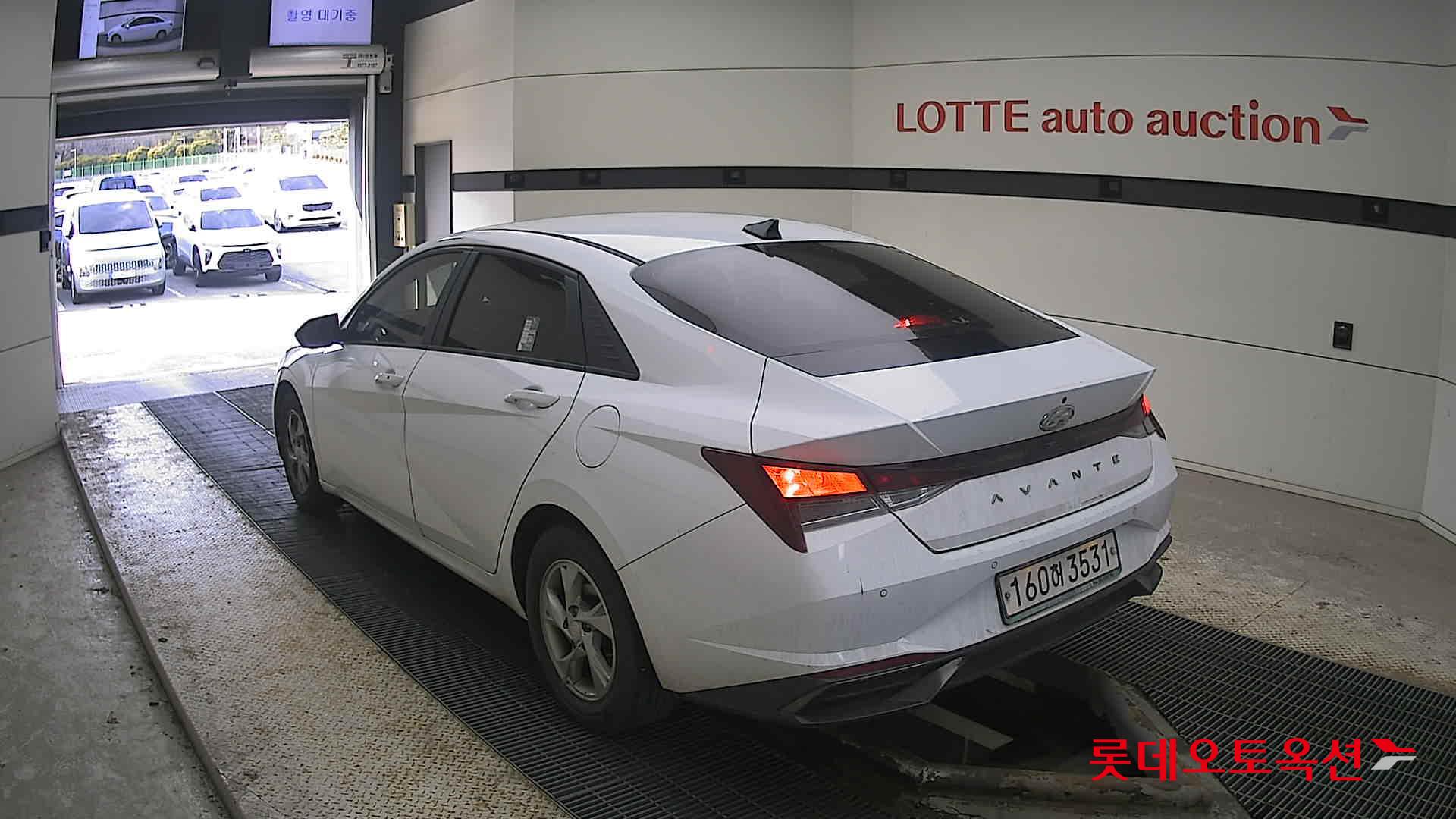 Hyundai Avante 2021 Polar White из Кореи, фото 6