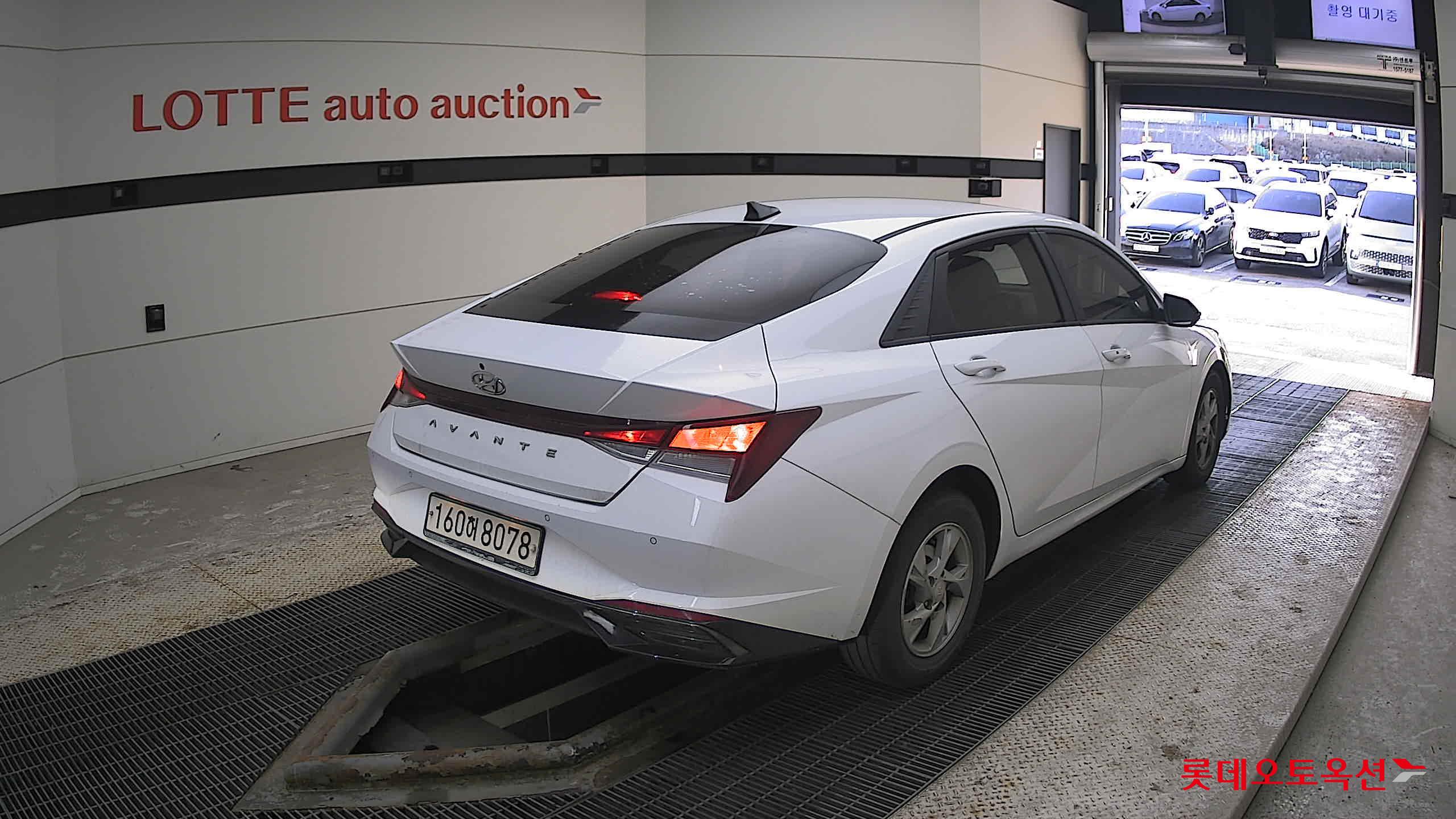 Hyundai Avante 2021 Polar White из Кореи, фото 4