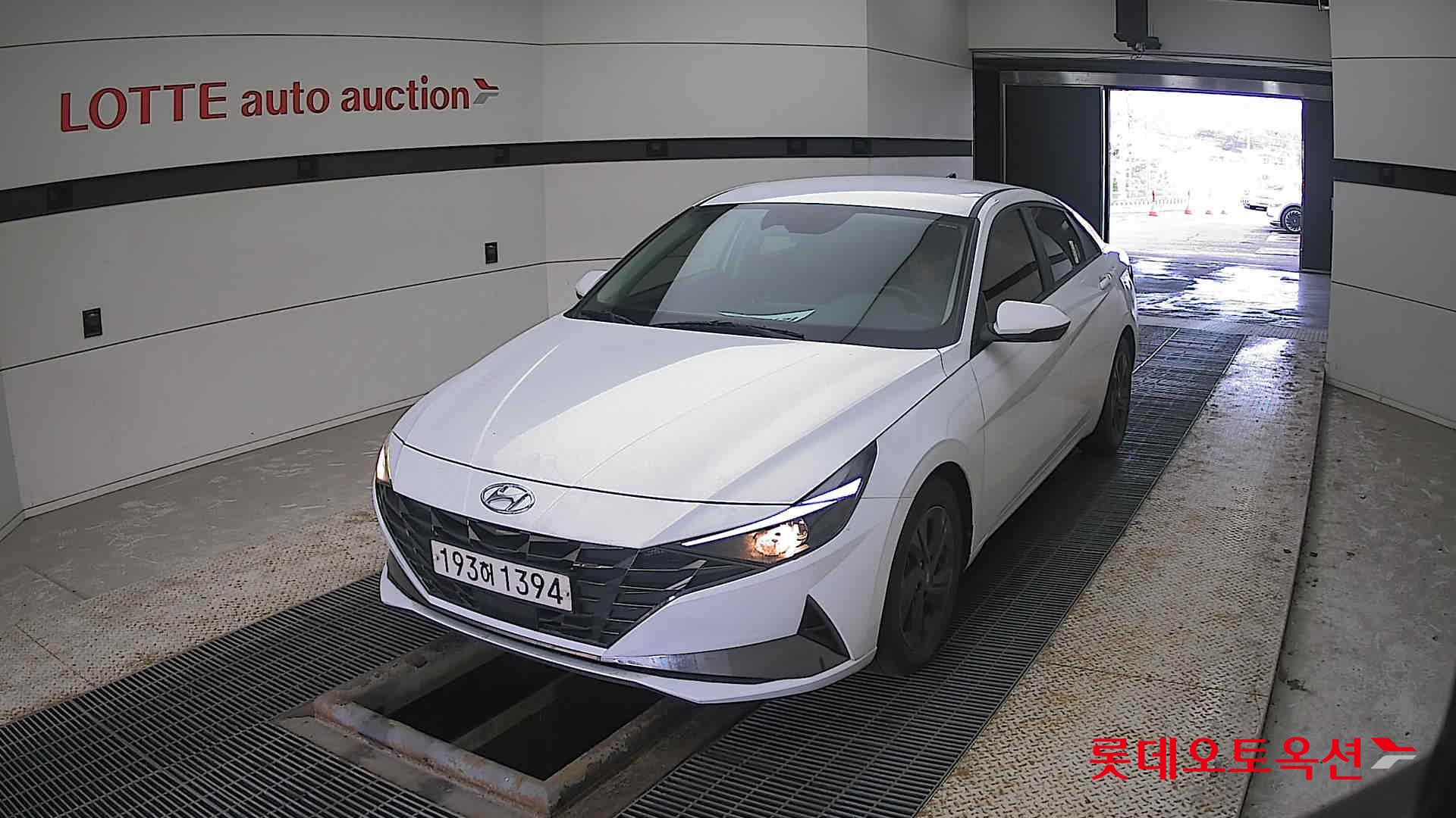 Hyundai Avante Hybrid 2022 Polar White из Кореи