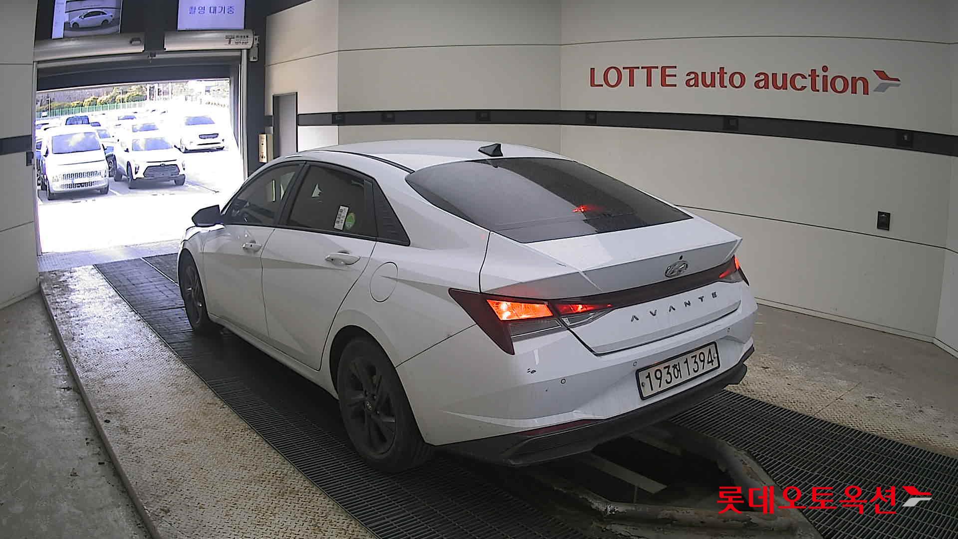 Hyundai Avante Hybrid 2022 Polar White из Кореи, фото 6