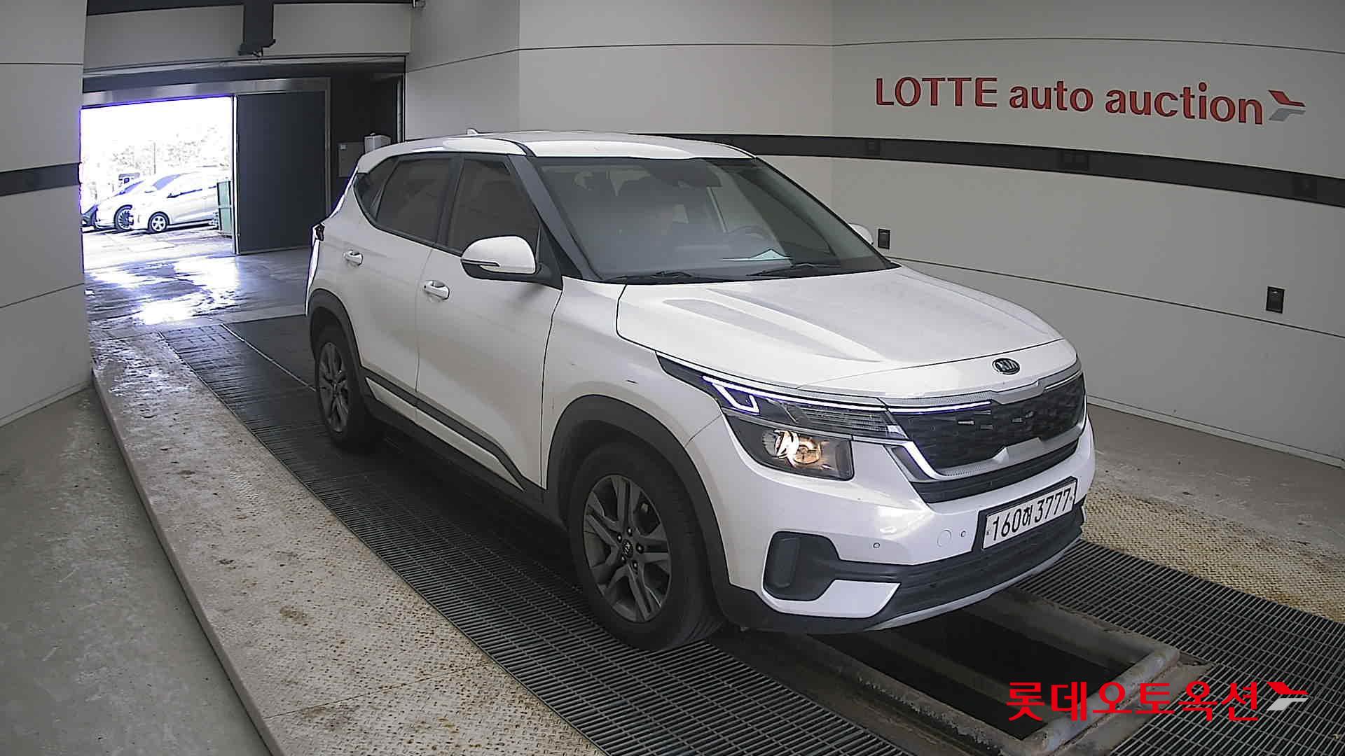 Kia Seltos 2022 Snow White Pearl из Кореи, фото 2