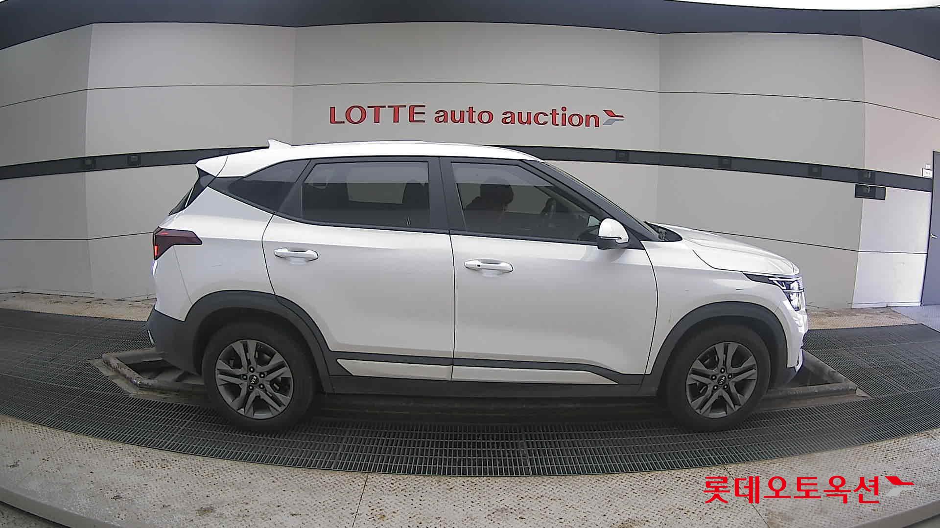 Kia Seltos 2022 Snow White Pearl из Кореи, фото 3