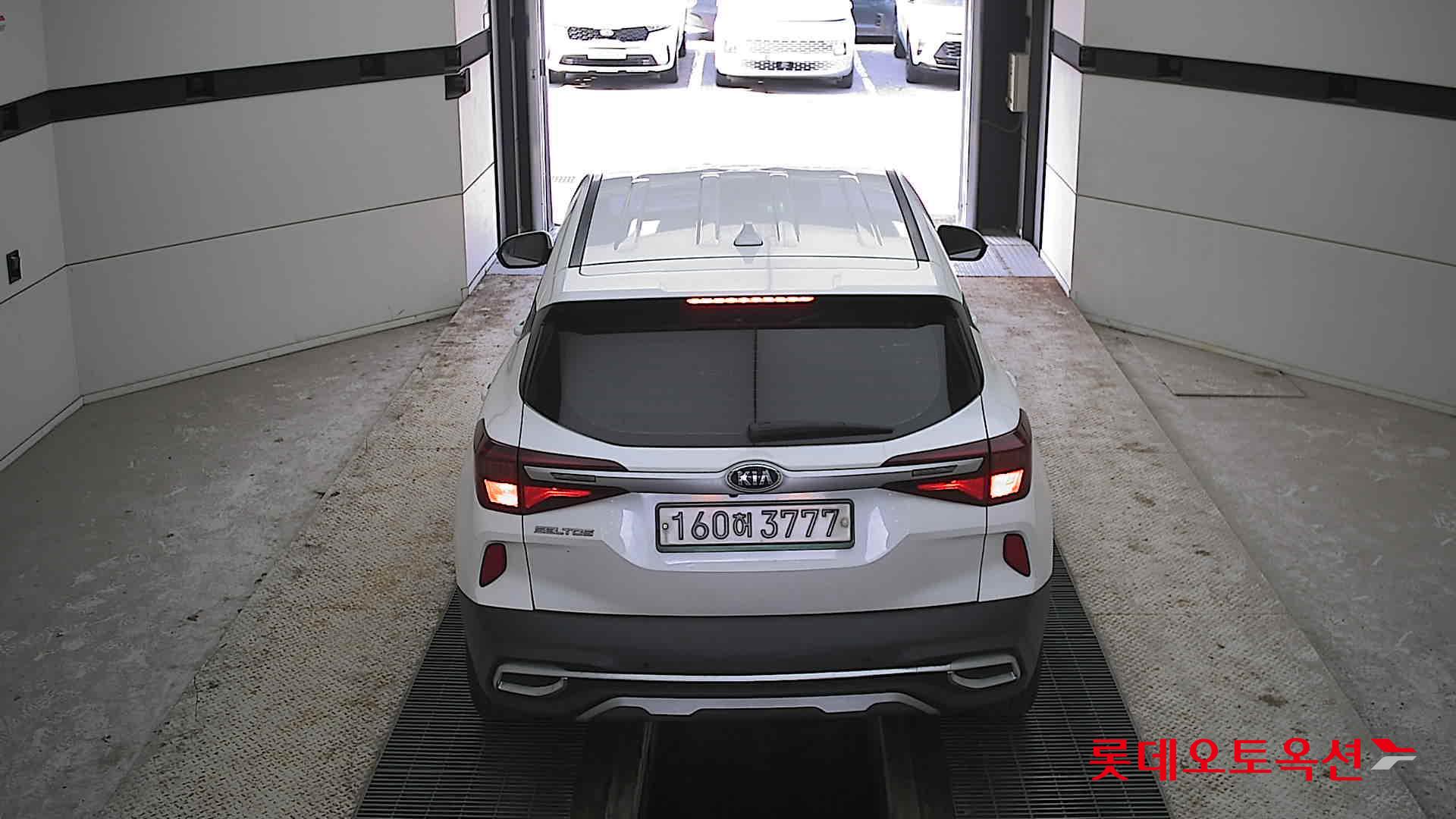 Kia Seltos 2022 Snow White Pearl из Кореи, фото 5