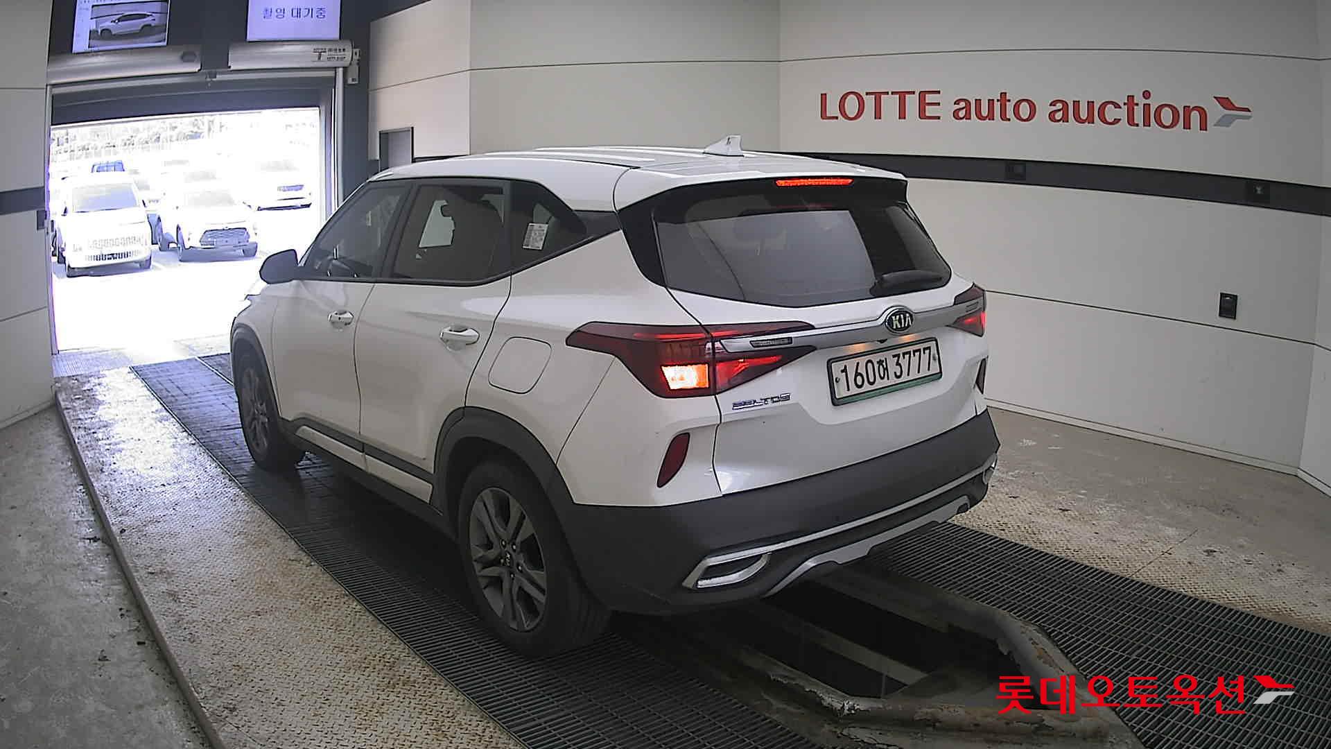 Kia Seltos 2022 Snow White Pearl из Кореи, фото 6