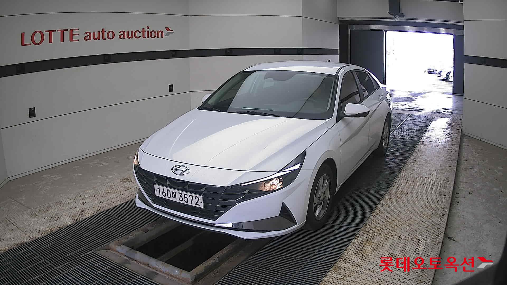 Hyundai Avante 2021 Polar White из Кореи